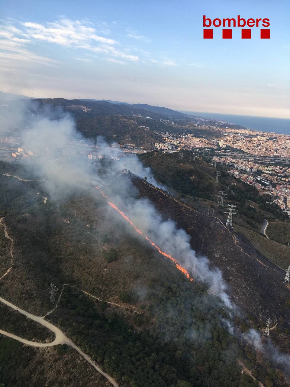 L'incendi a Collserola. FOTO: Bombers