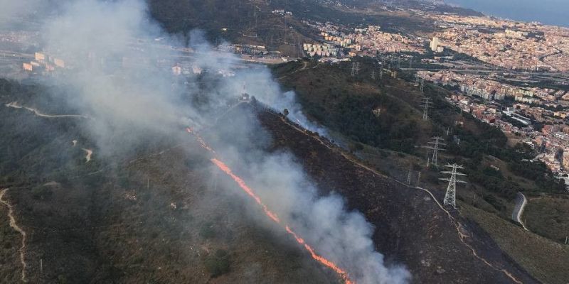 L'incendi a Collserola. FOTO: Bombers