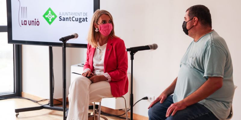 L'alcaldessa, Mireia Ingla, i el president de la Unió Santcugatenca, David Pujol. FOTO: Lali Puig