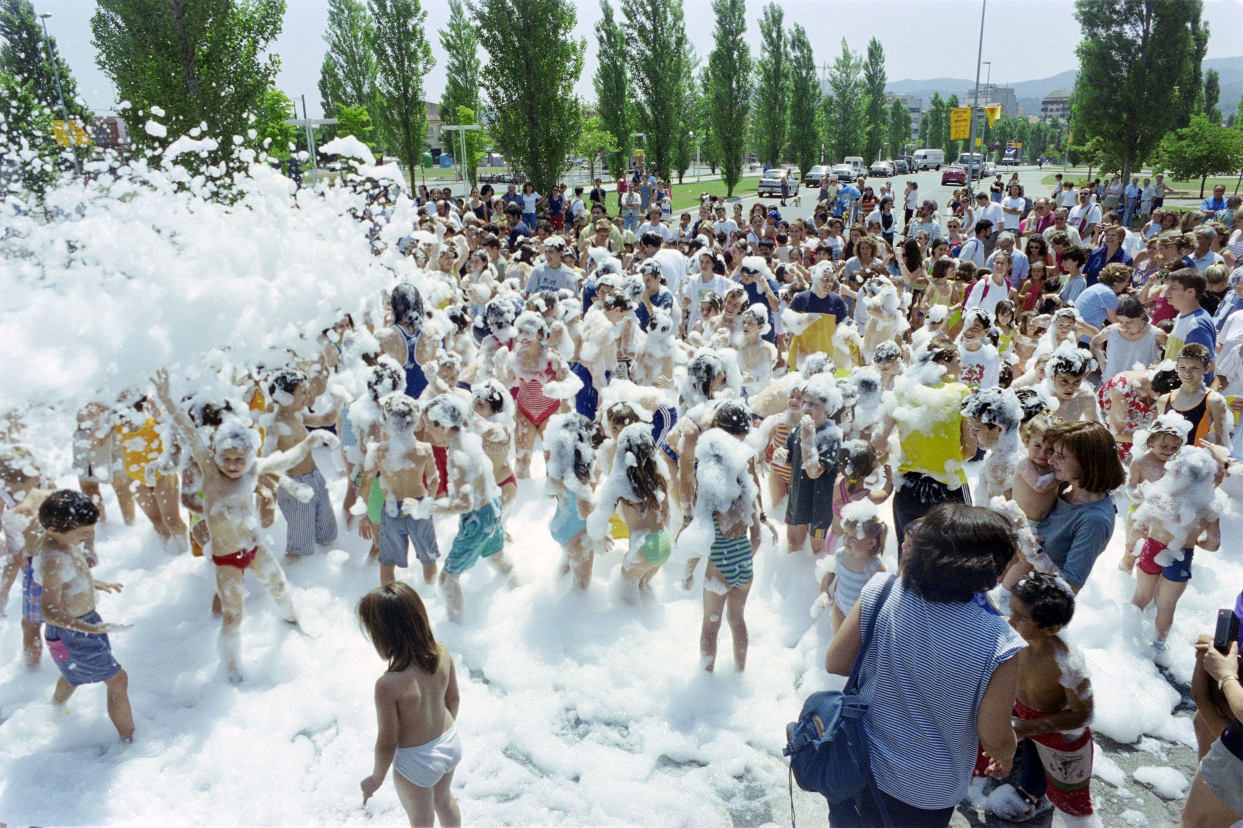 Festa de l'escuma de l'any 2000. FOTO: Arxiu