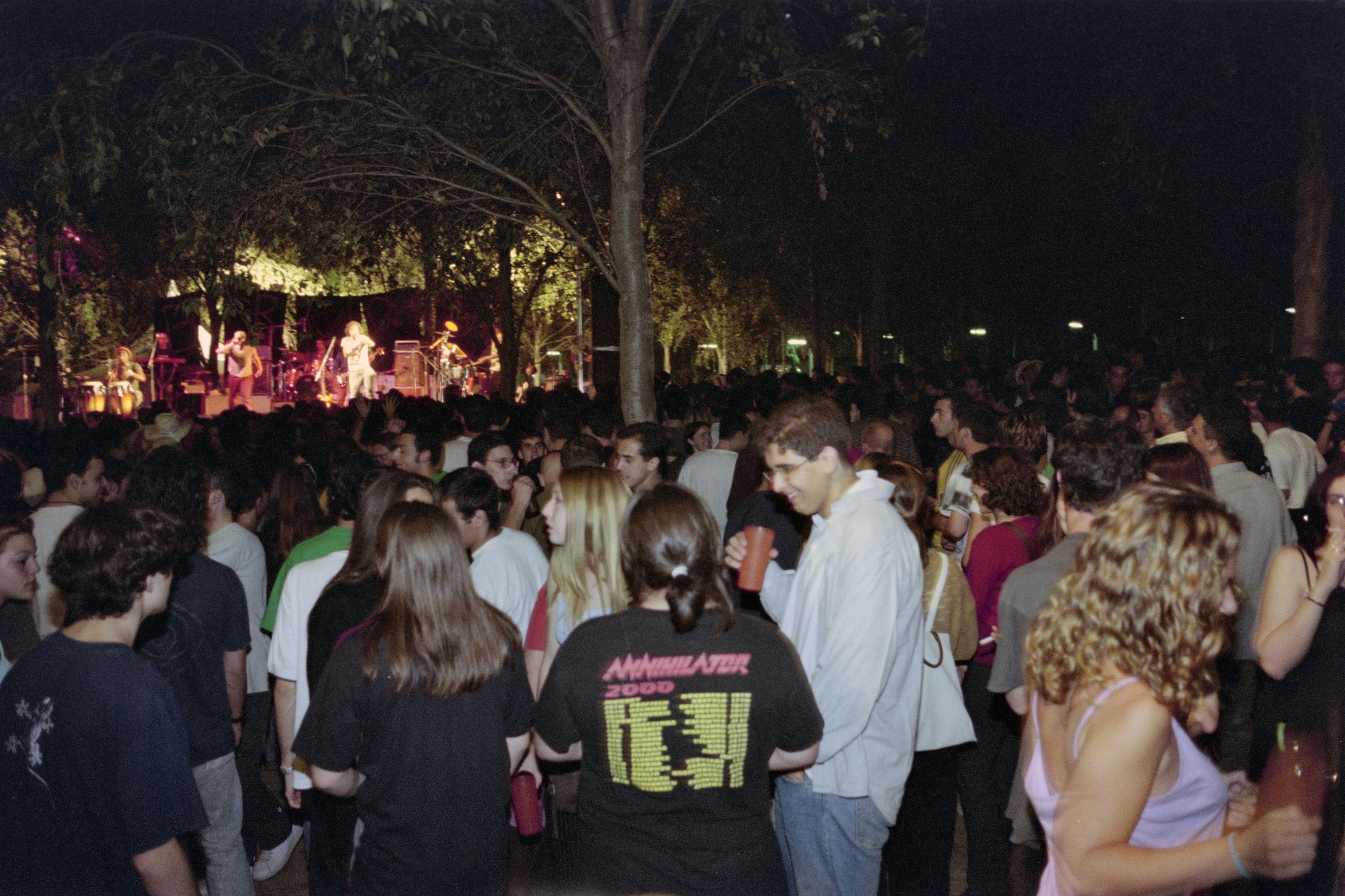 Barraques de Festa Major de l'any 2000. FOTO: Arxiu