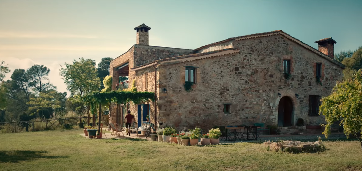 La masia de Can Cussó en l'anunci de Casa Terradellas