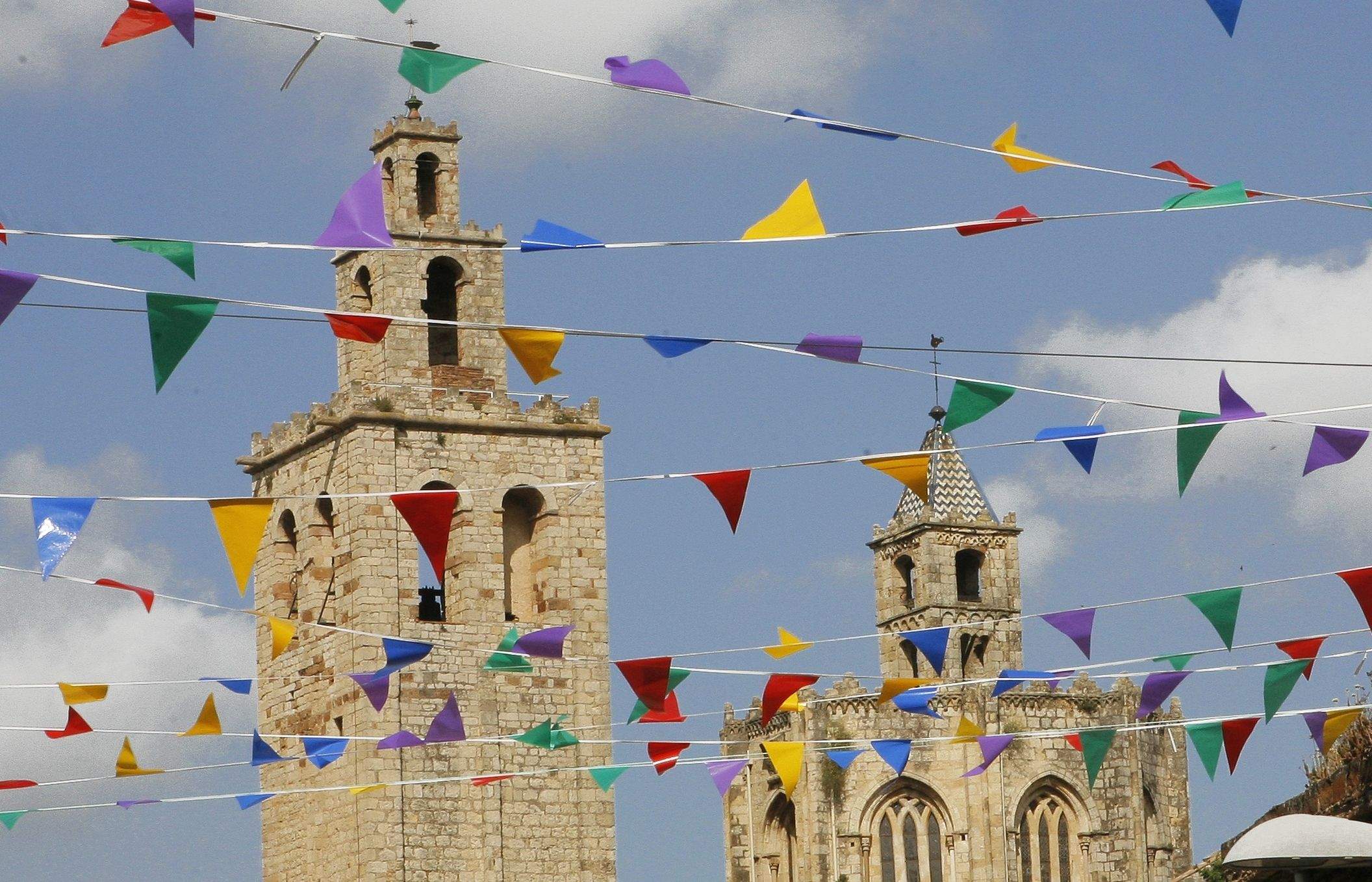 Banderoles de Festa Major de Sant Cugat. FOTO: Arxiu