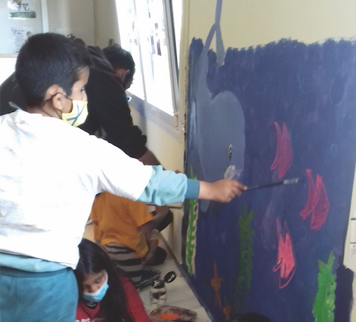 Els infants del Centre Obert han pintat un mural. FOTO: Cedida