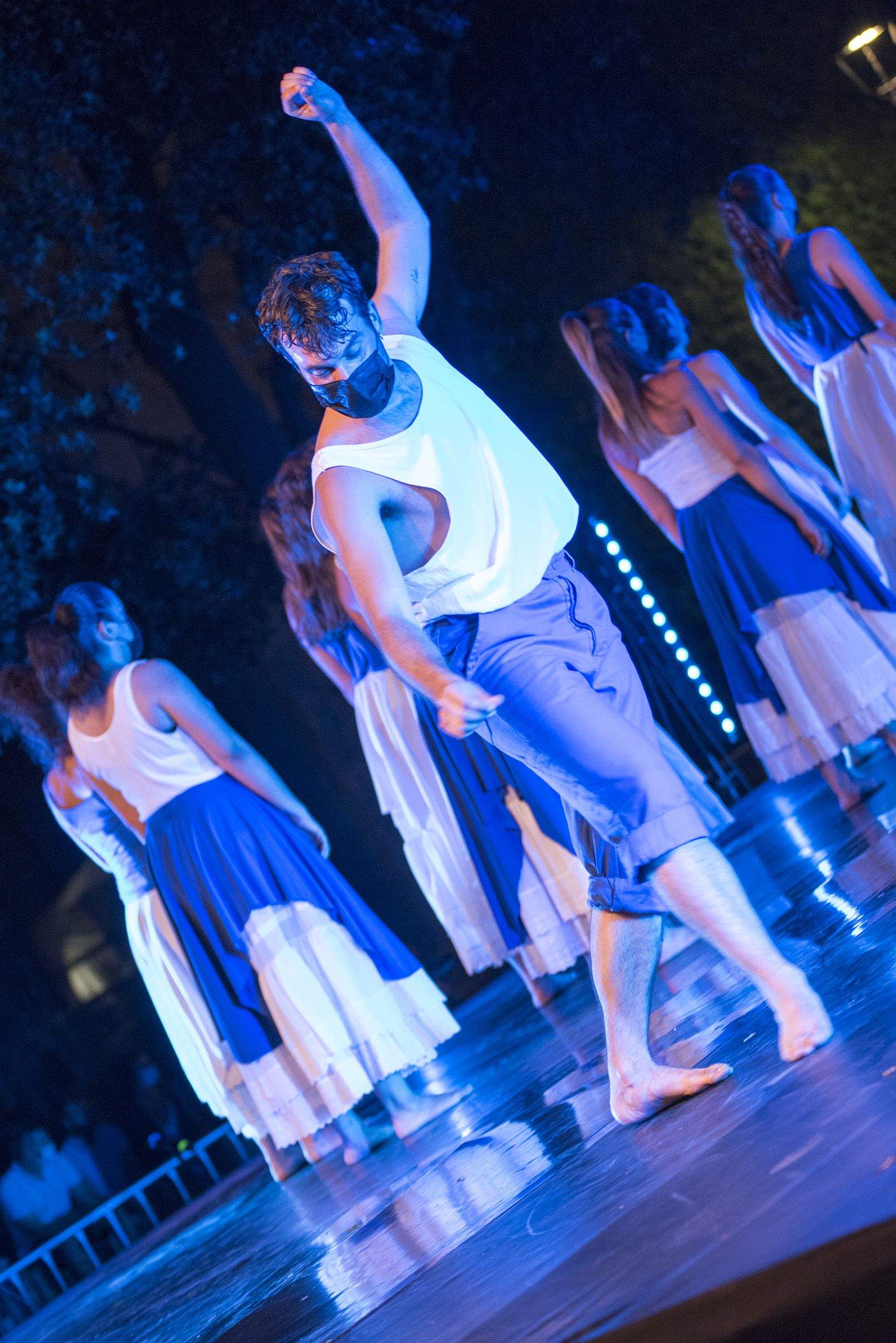 "Seguim ballant" actuació del Cos de dansa Esbart Sant Cugat. Foto: Bernat Millet.