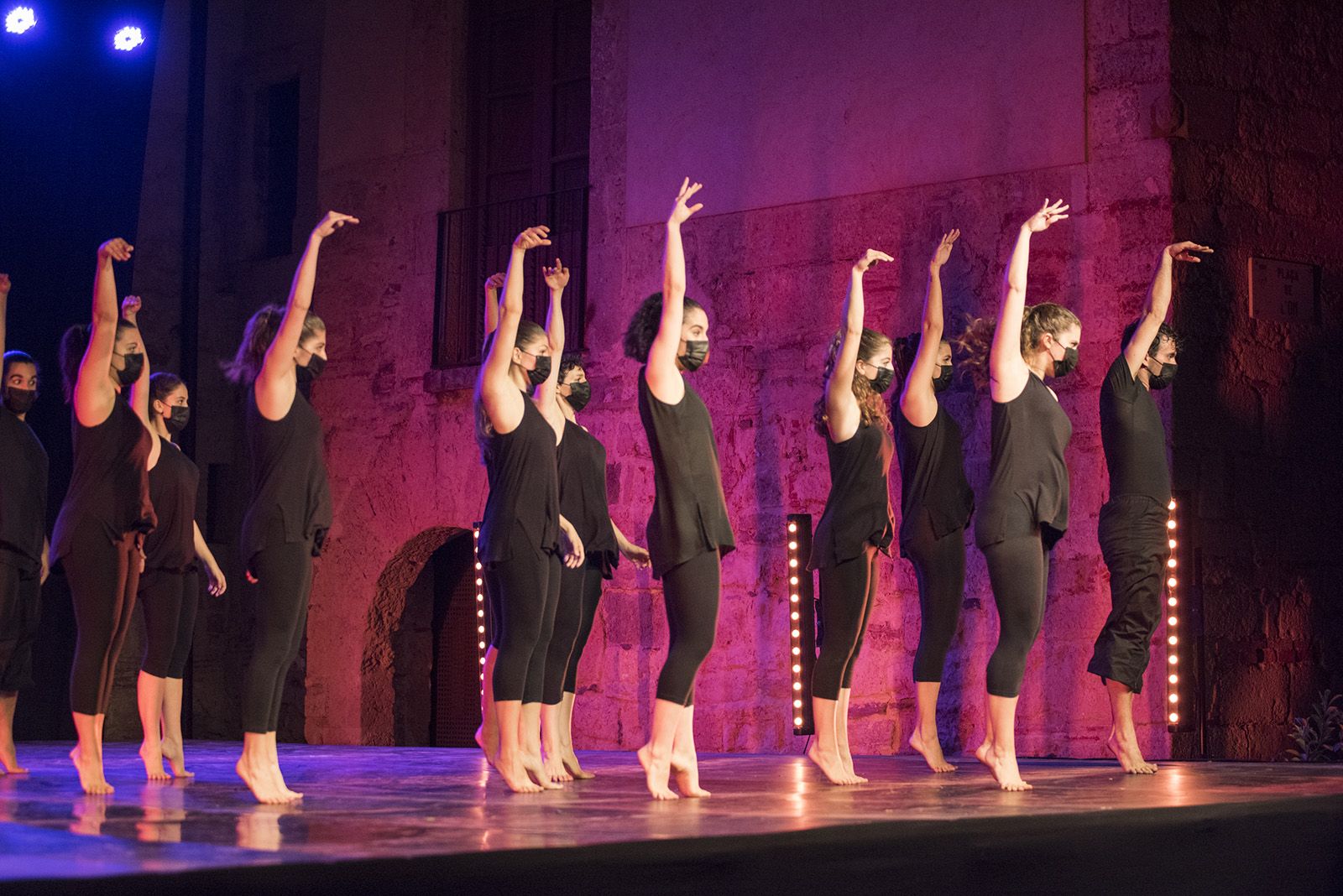 "Seguim ballant" actuació del Cos de dansa Esbart Sant Cugat. Foto: Bernat Millet.