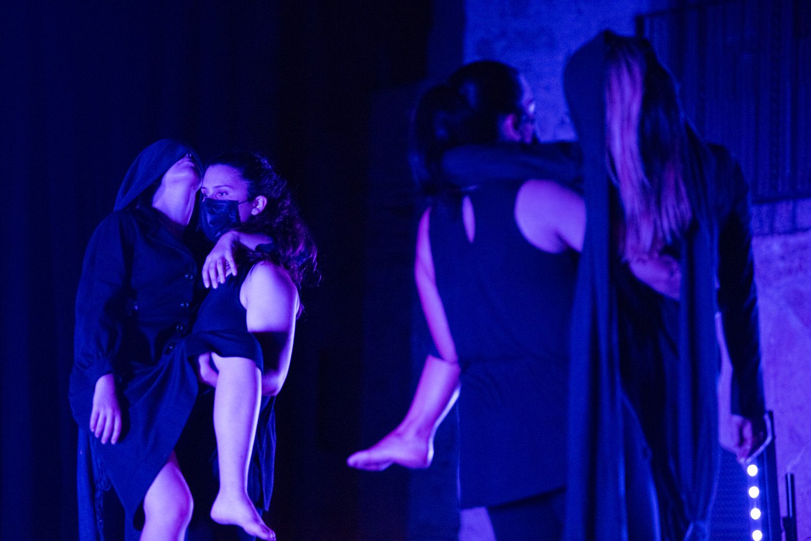 "Seguim ballant" actuació del Cos de dansa Esbart Sant Cugat. Foto: Bernat Millet.