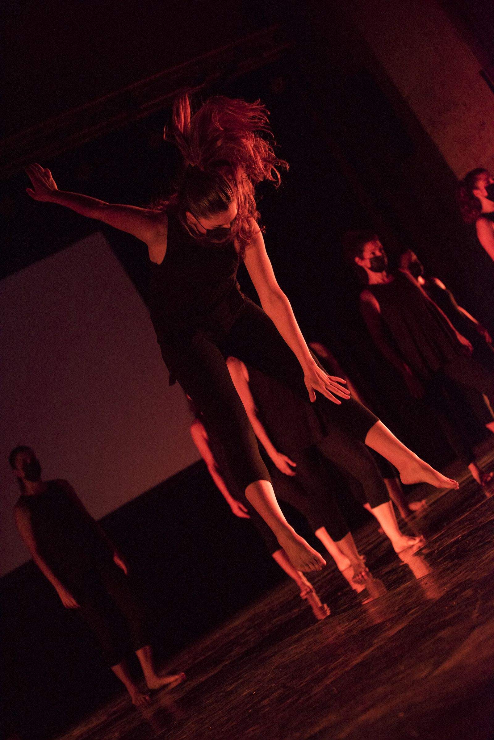 "Seguim ballant" actuació del Cos de dansa Esbart Sant Cugat. Foto: Bernat Millet.