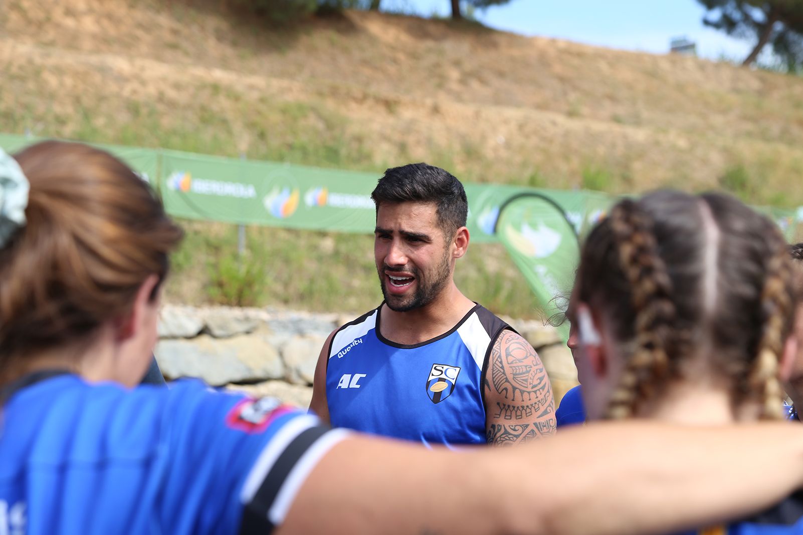 Albert Casorrán, entrenador del femení del Rugby Sant Cugat, durant la GPS Copa de la Reina. Foto: Anna Bassa