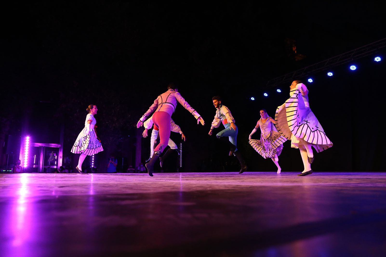 Espectacle "Temps de dansa" del Grup Mediterrània. Foto: Anna Bassa