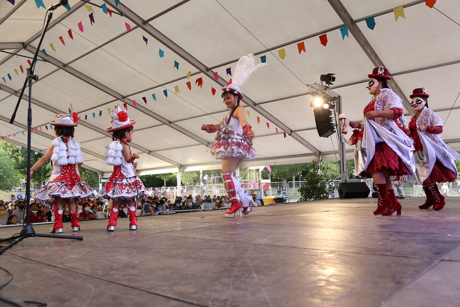 Balls Tradicionals Bolivians. Foto: Anna Bassa