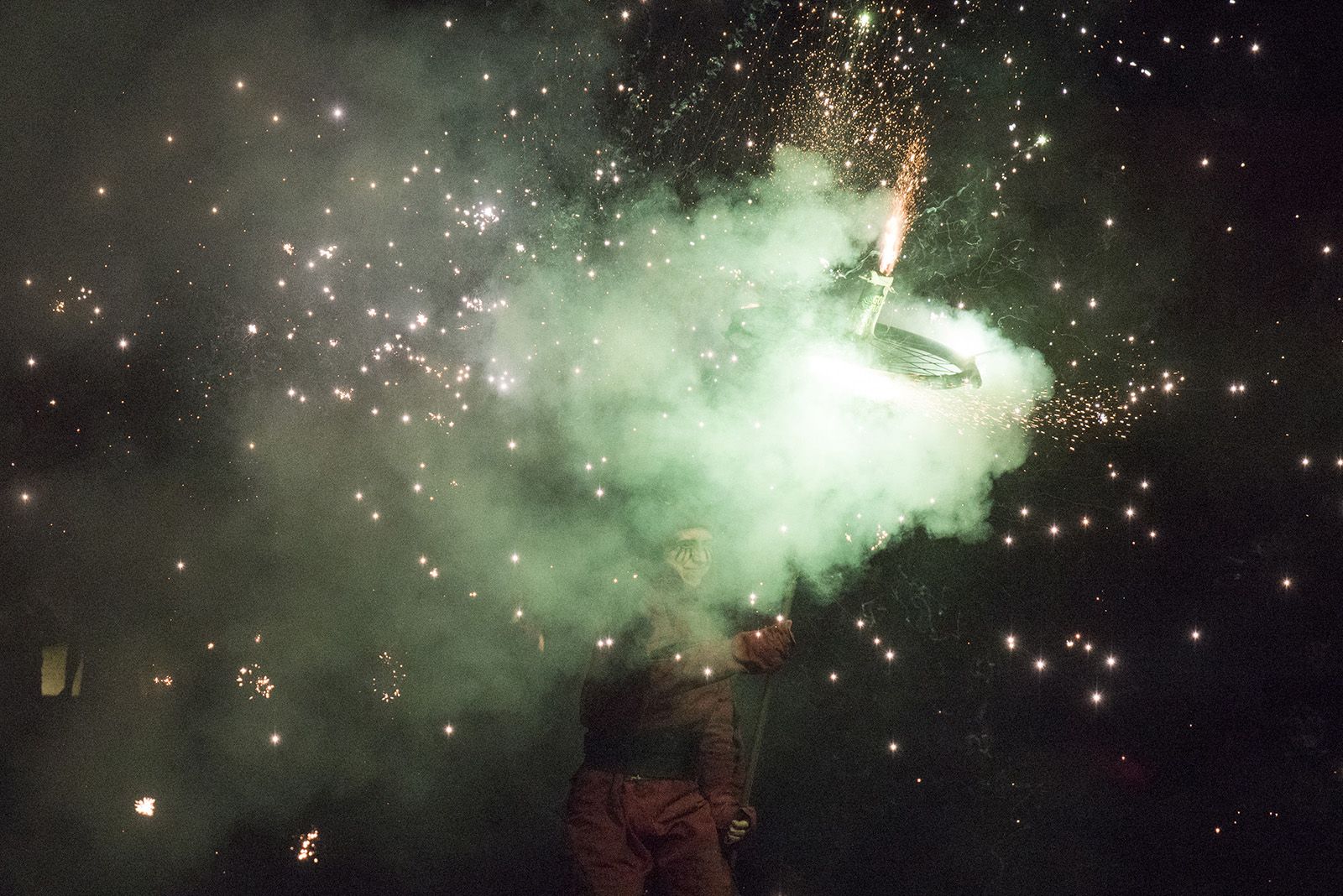 Versots i esclat de foc de Festa Major. Foto: Bernat Millet.