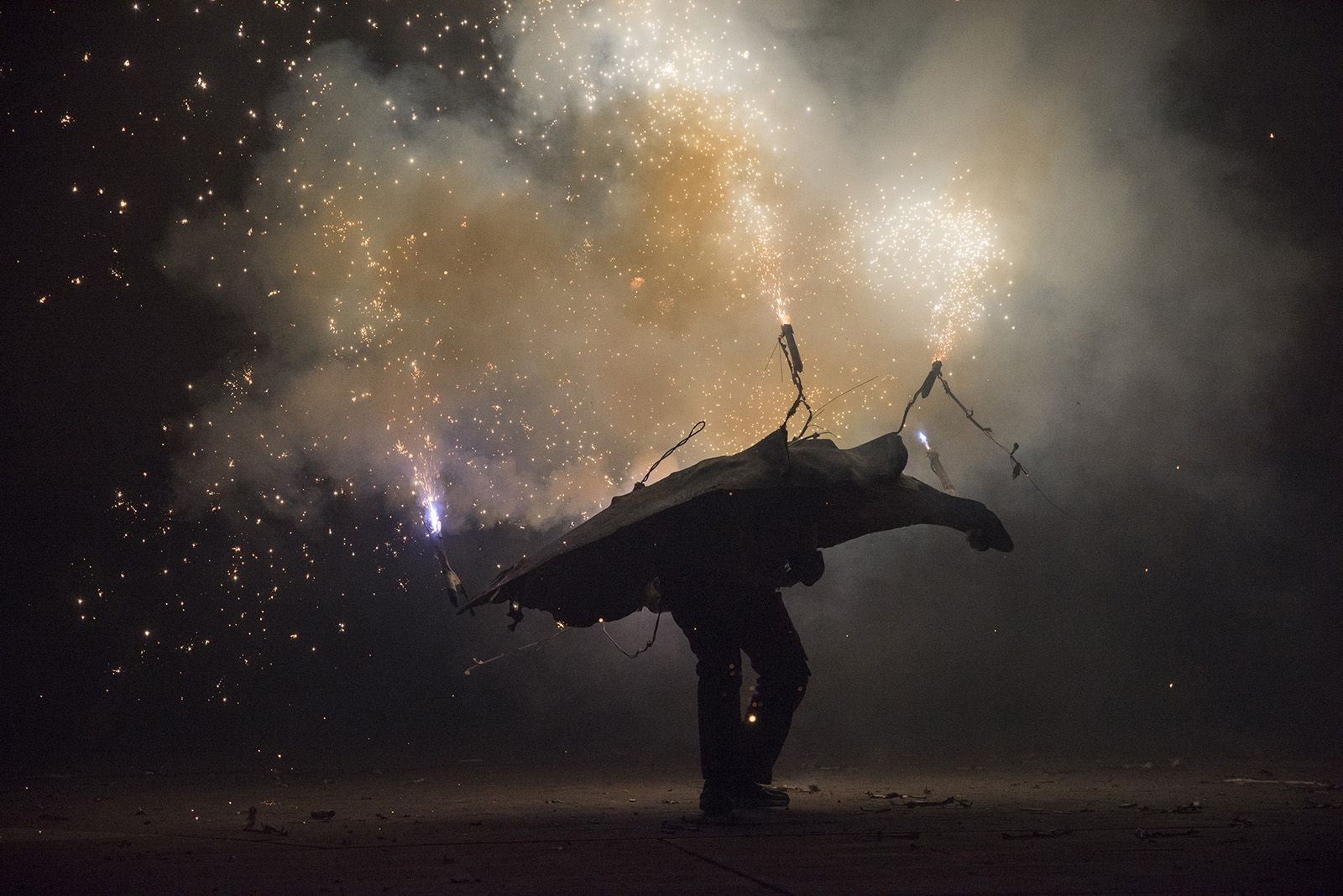 Versots i esclat de foc de Festa Major. Foto: Bernat Millet.