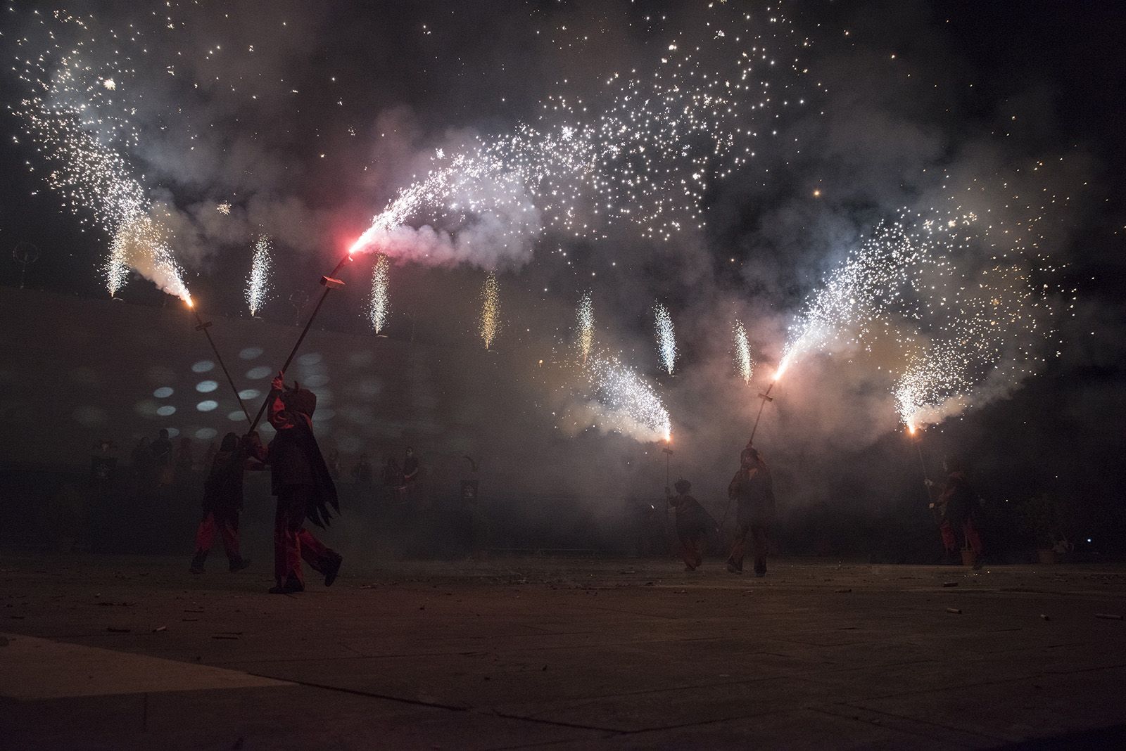 Versots i esclat de foc de Festa Major. Foto: Bernat Millet.