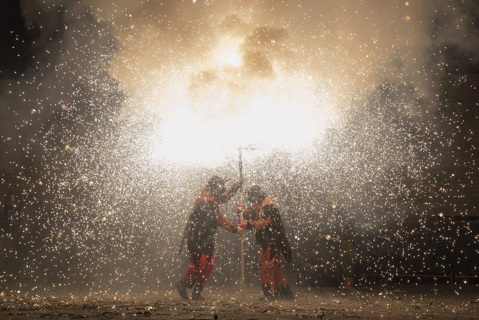 Versots i esclat de foc de Festa Major. Foto: Bernat Millet.