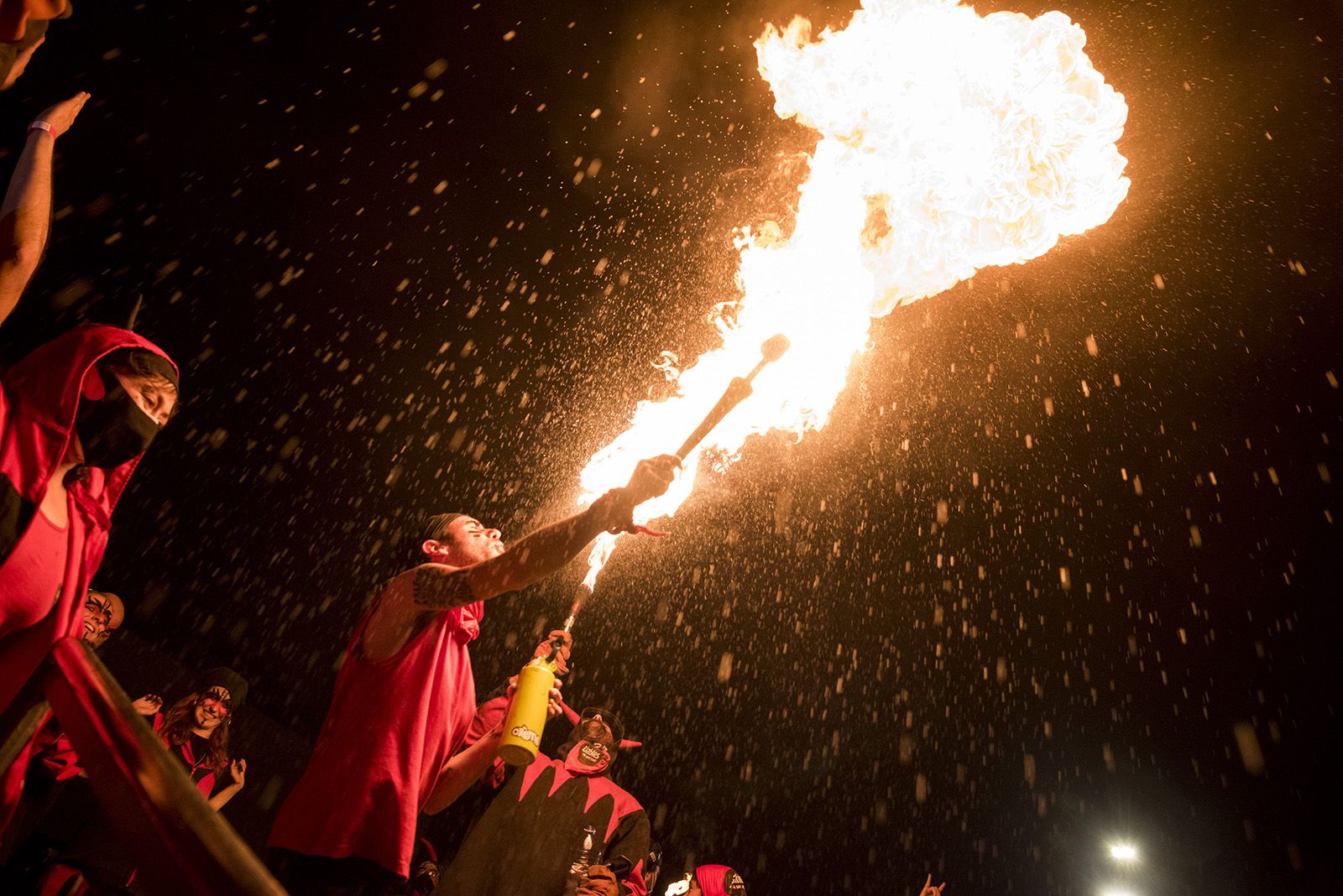 Versots i esclat de foc de Festa Major. Foto: Bernat Millet.