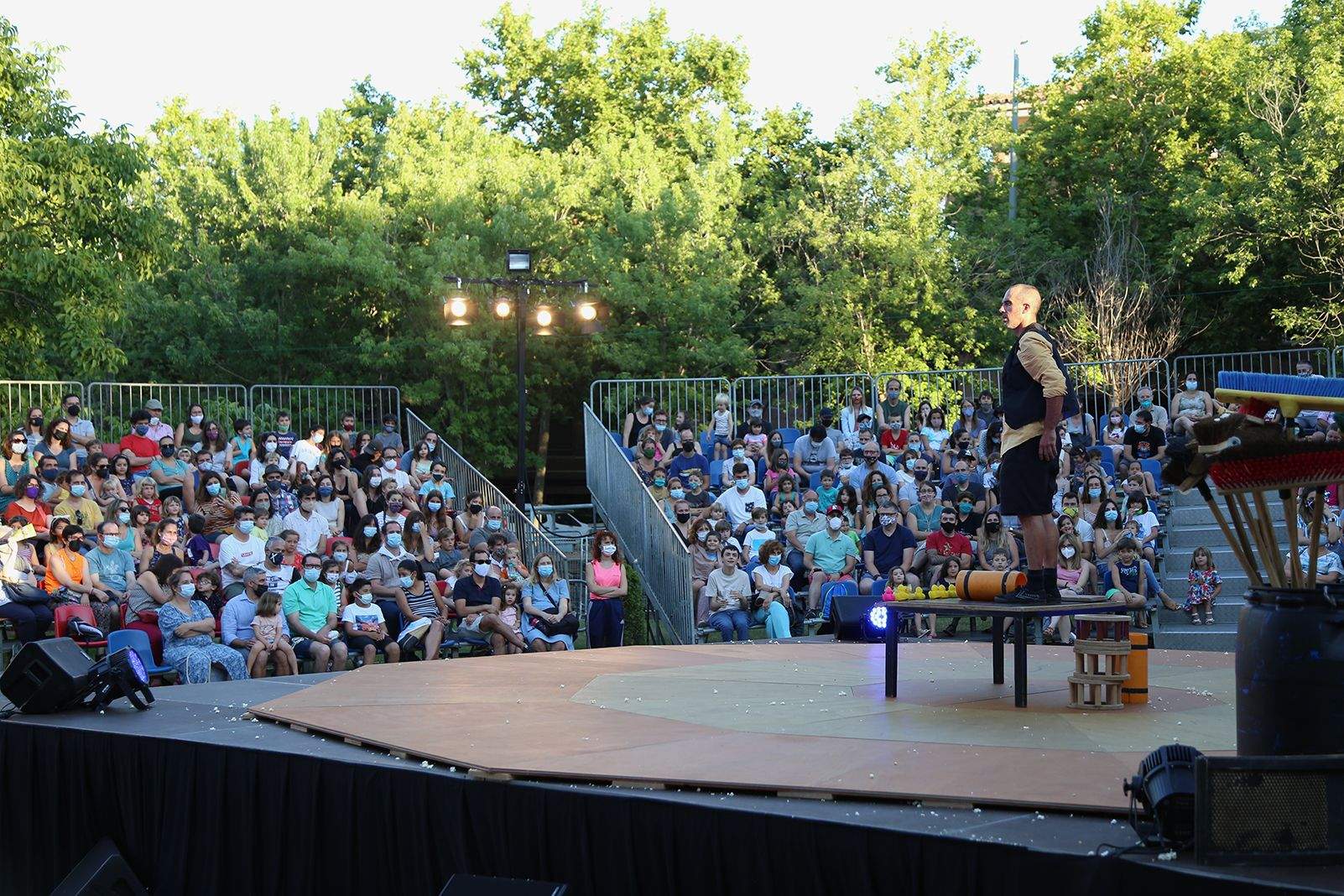 Espectacle del Circ Vermut. Foto: Anna Bassa