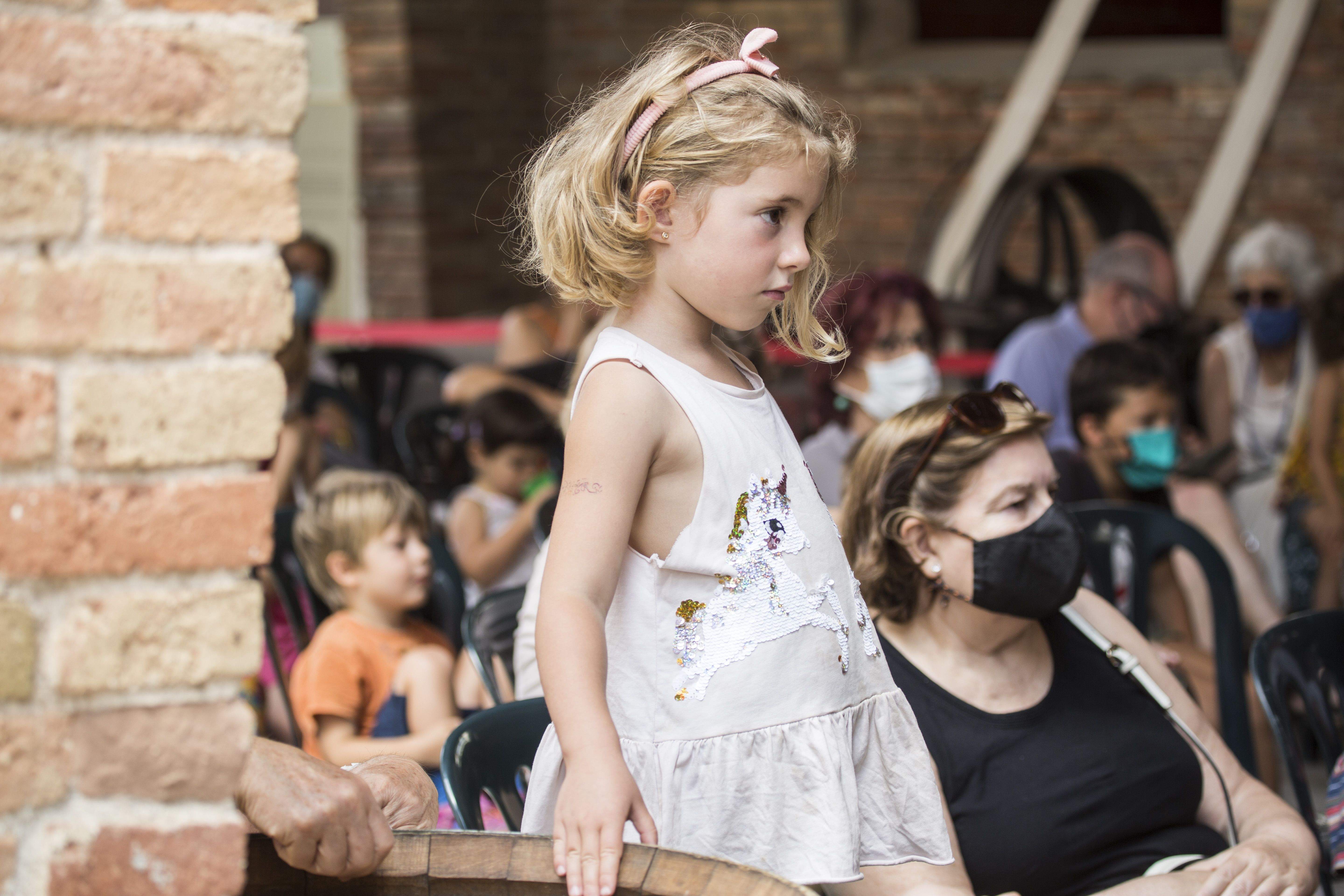 Titelles: "Embolicant la troca" amb la Cia. Sim Salabim. Foto: Àngel Bravo