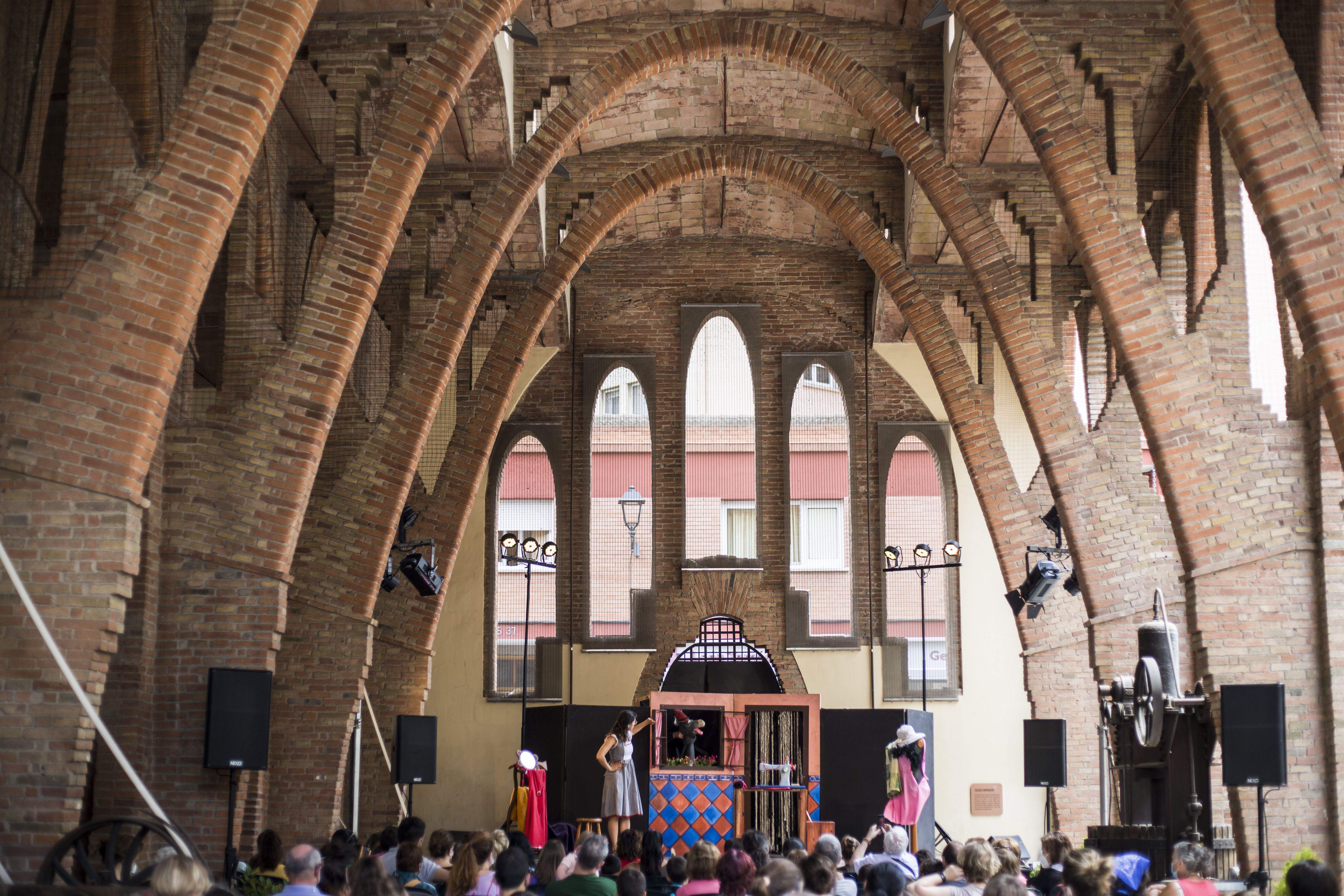 Titelles: "Embolicant la troca" amb la Cia. Sim Salabim. Foto: Àngel Bravo