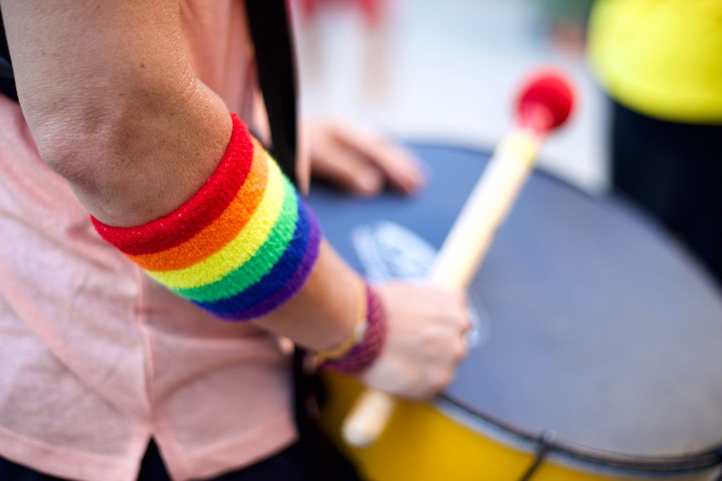 La batucada en el Dia de l'Orgull LGTBI+. FOTO: Àngel Bravo