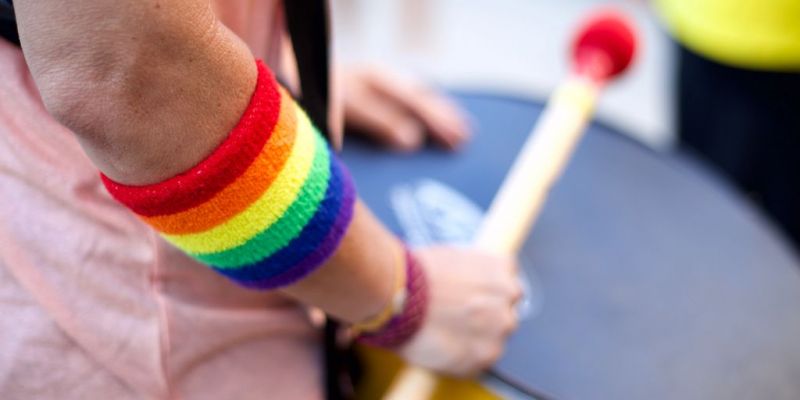 La batucada en el Dia de l'Orgull LGTBI+. FOTO: Àngel Bravo