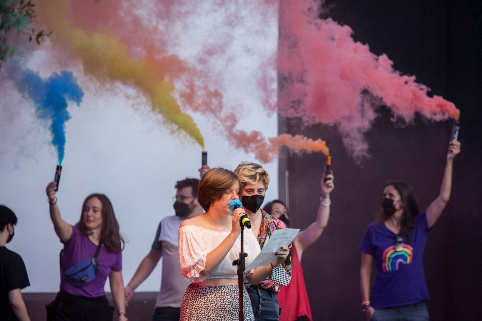 Lectura del manifest LGTBI+ en el dia de l'Orgull. FOTO: Àngel Bravo