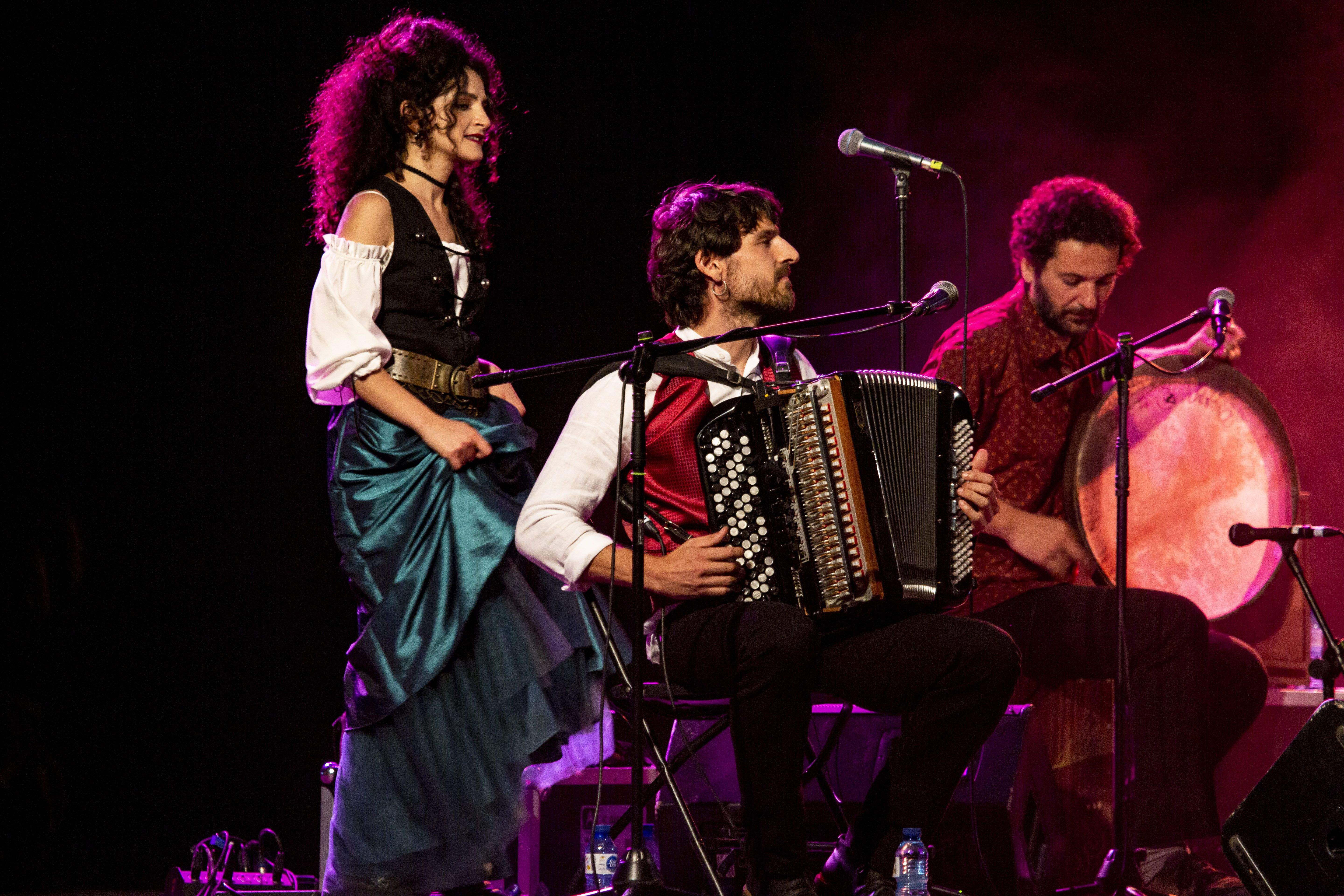 Barcelona Gipsy Balkan Orchestra, en concert. Foto: Àngel Bravo