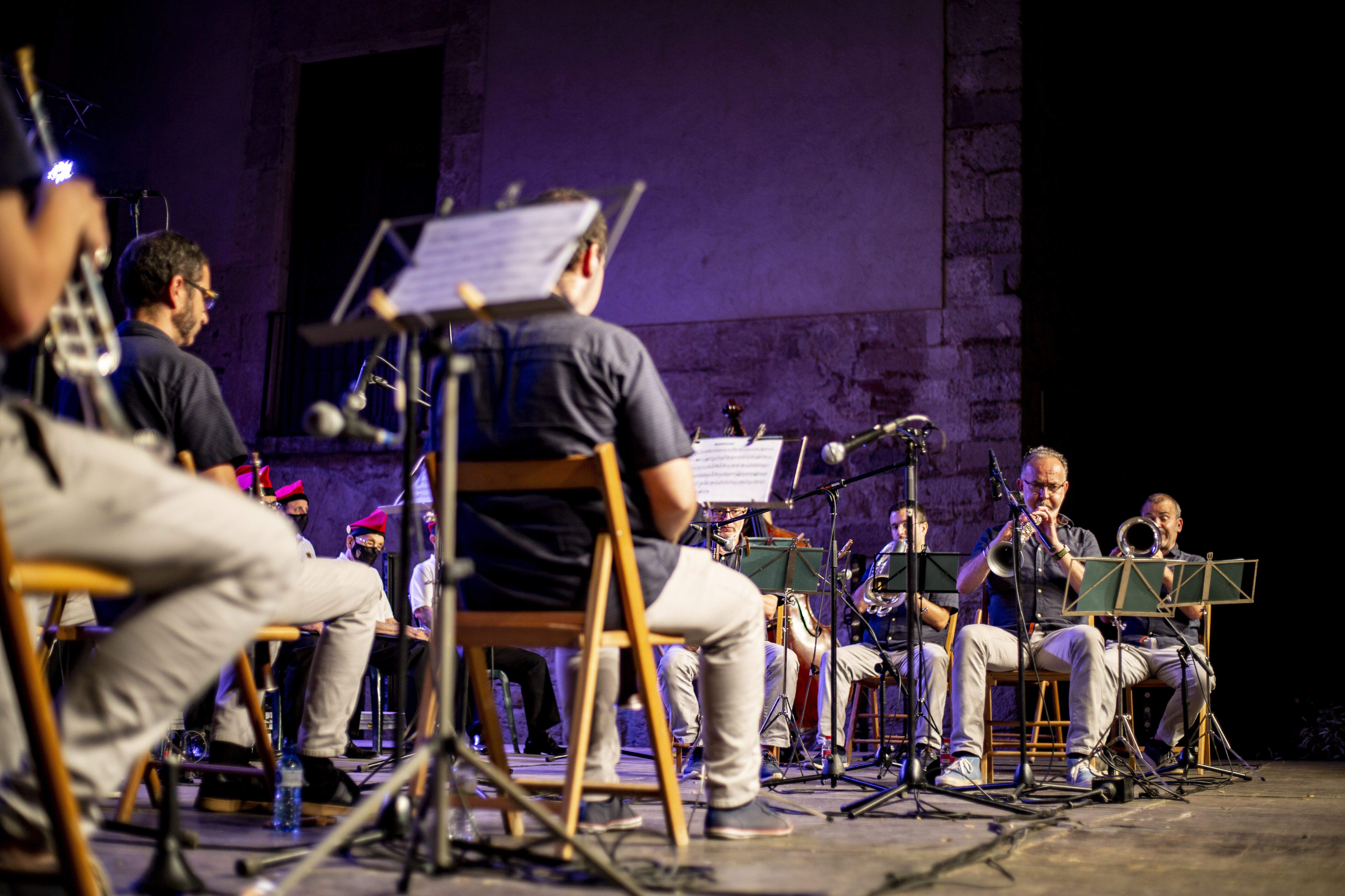 La Lira i la sardana. Foto: Àngel Bravo