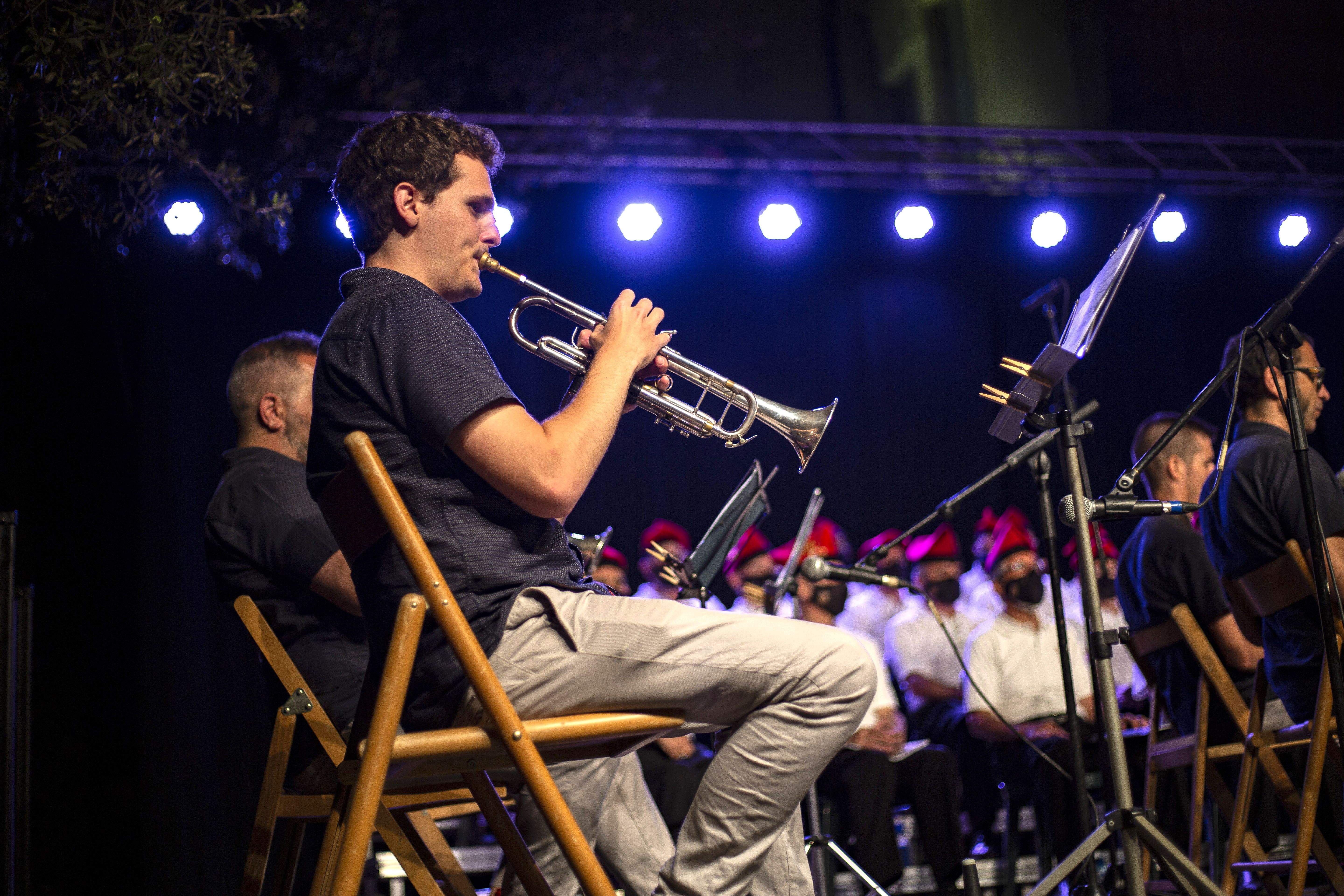 La Lira i la sardana. Foto: Àngel Bravo