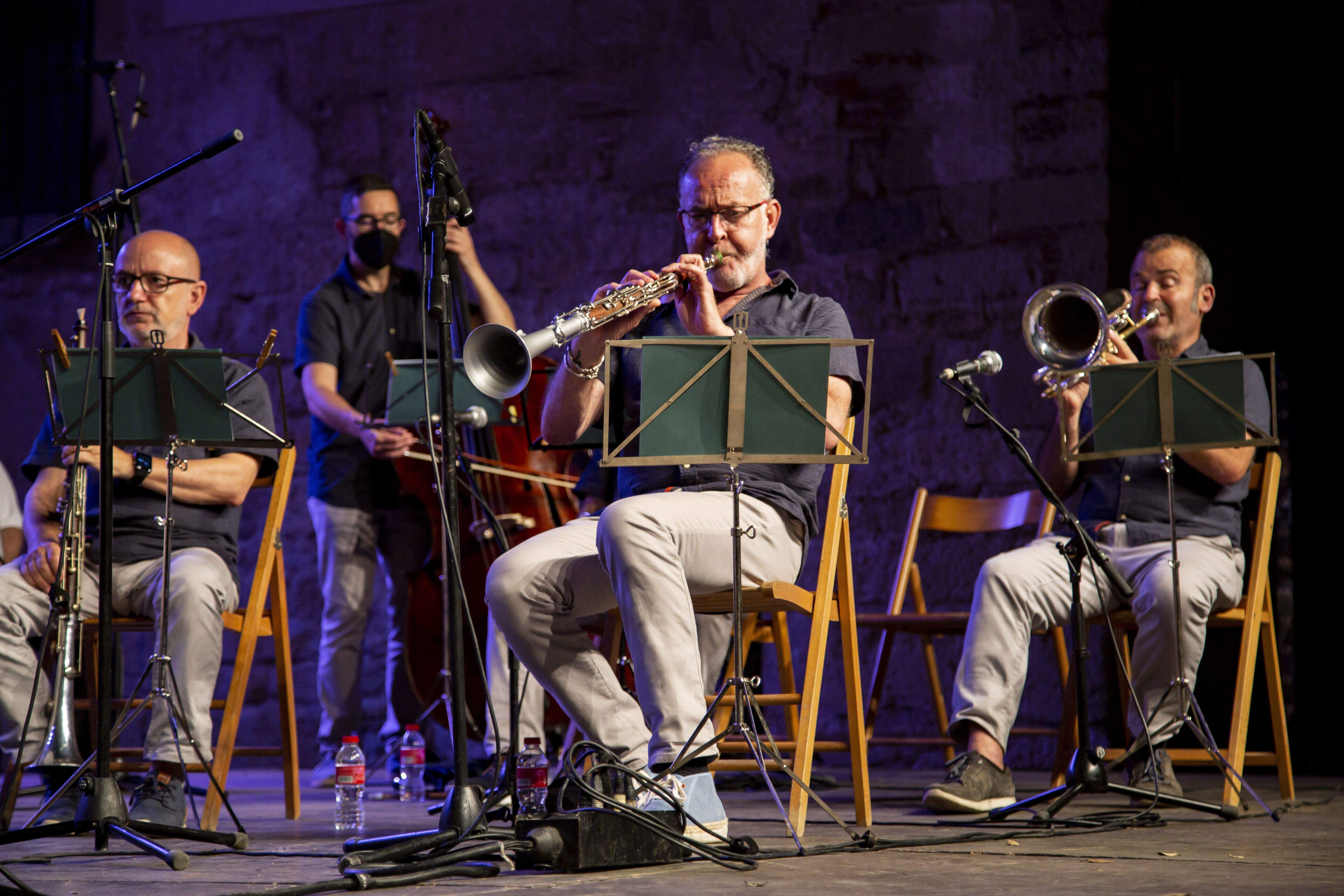 La Lira i la sardana. Foto: Àngel Bravo