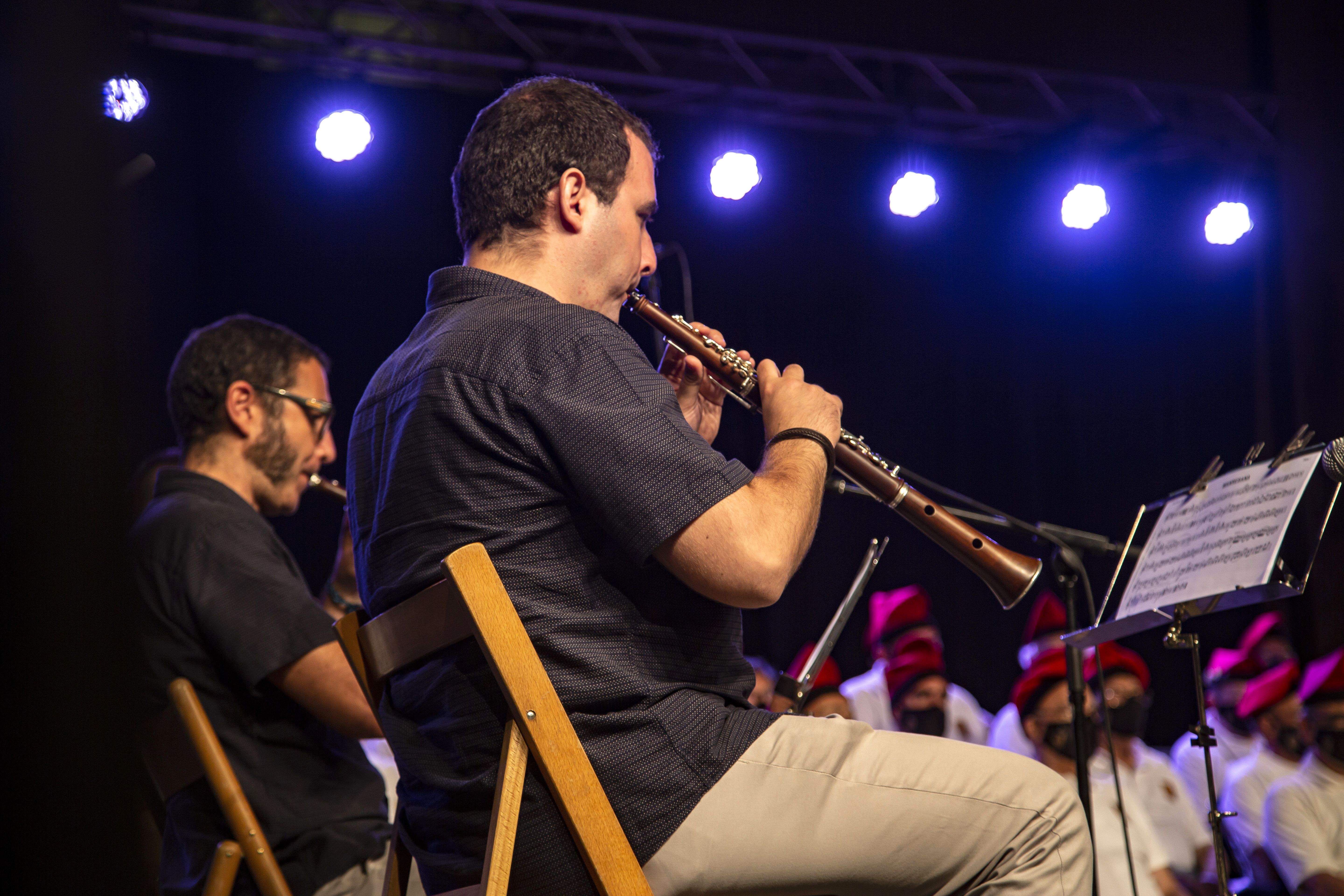 La Lira i la sardana. Foto: Àngel Bravo