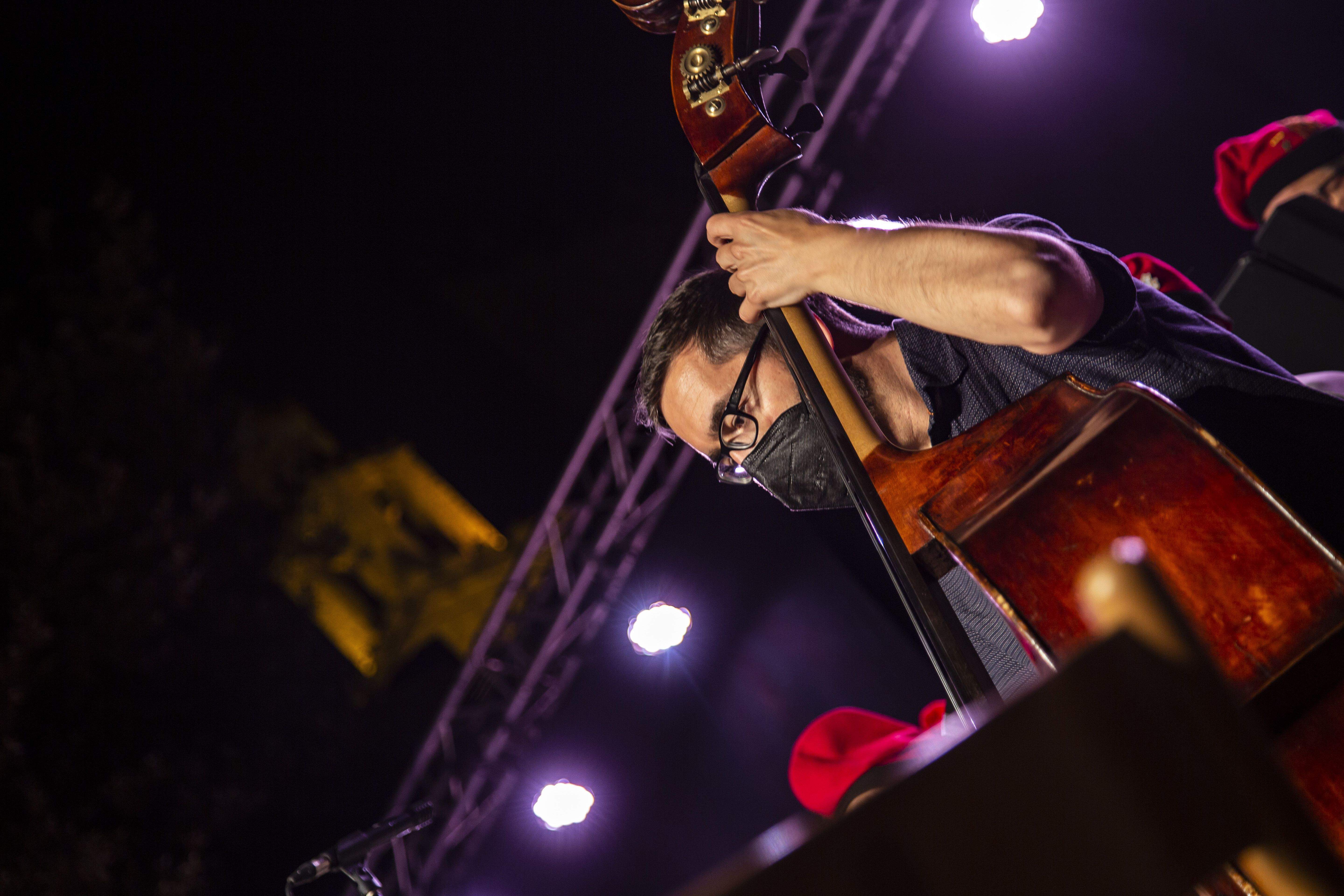 La Lira i la sardana. Foto: Àngel Bravo