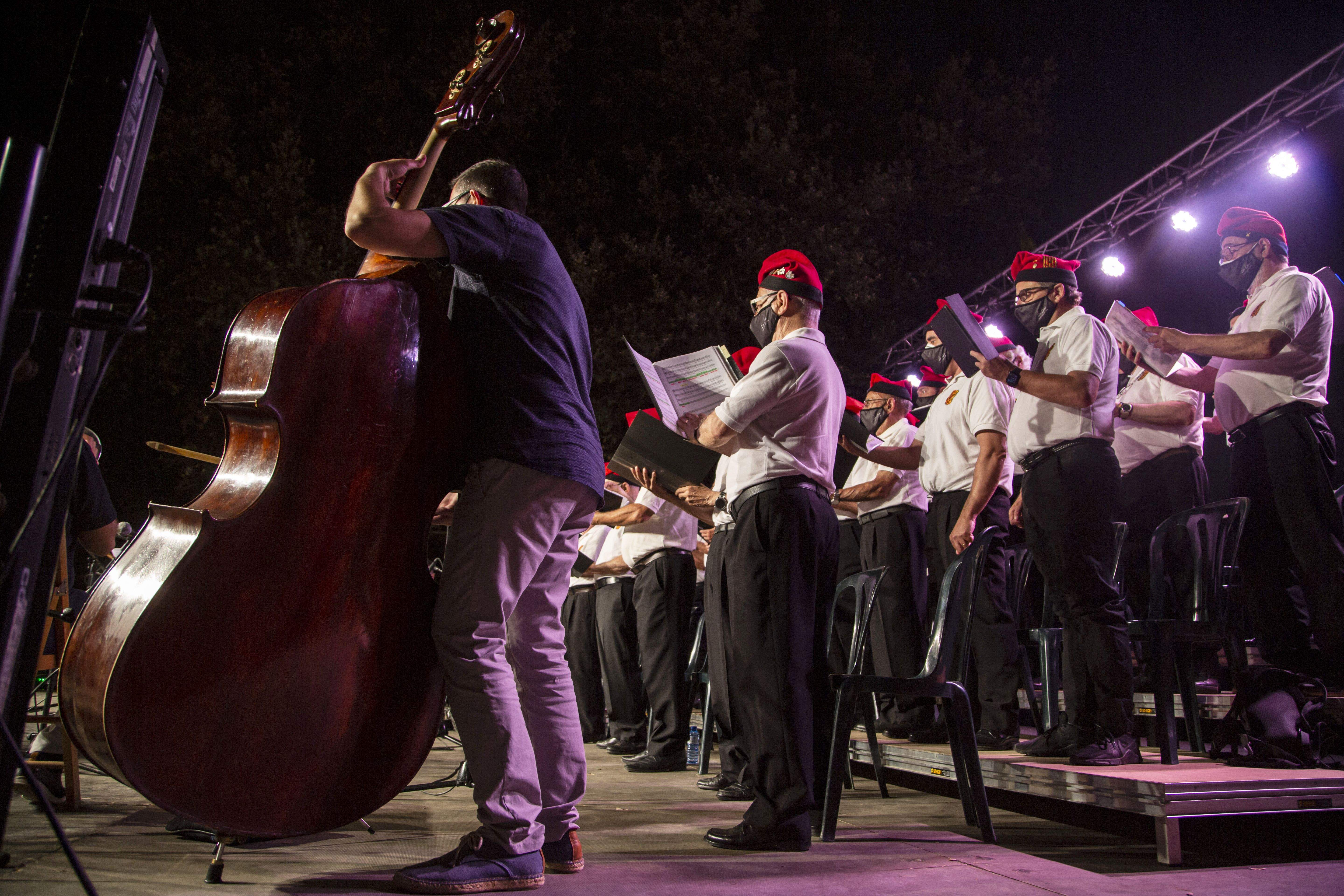 La Lira i la sardana. Foto: Àngel Bravo