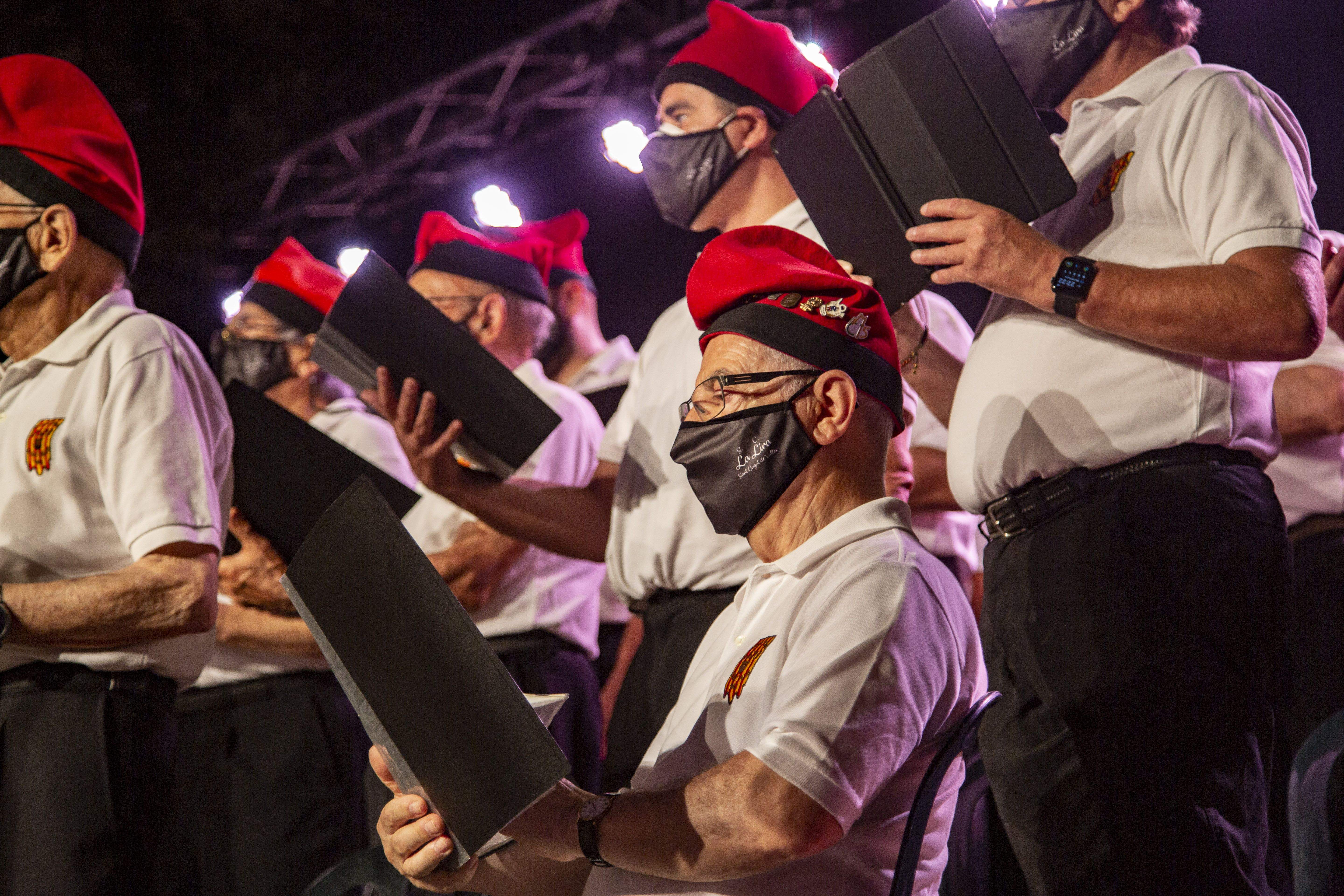 La Lira i la sardana. FOTO: Àngel Bravo