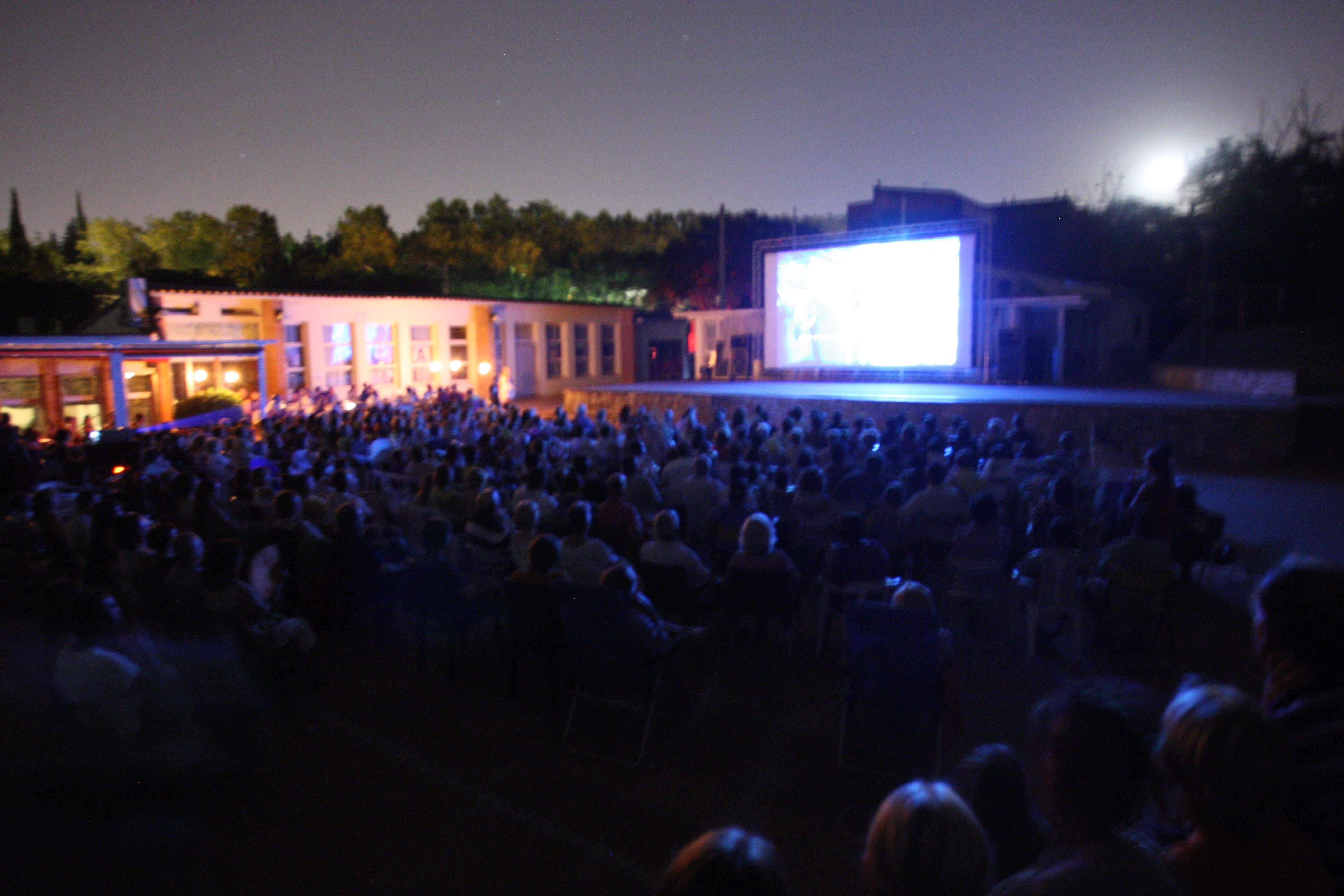 Cinema a la fresca a Valldoreix. FOTO: Arxiu