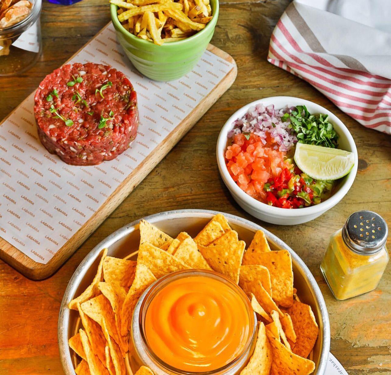 LABARRA sorteja un dinar o sopar per emportar-se. FOTO: Cedida