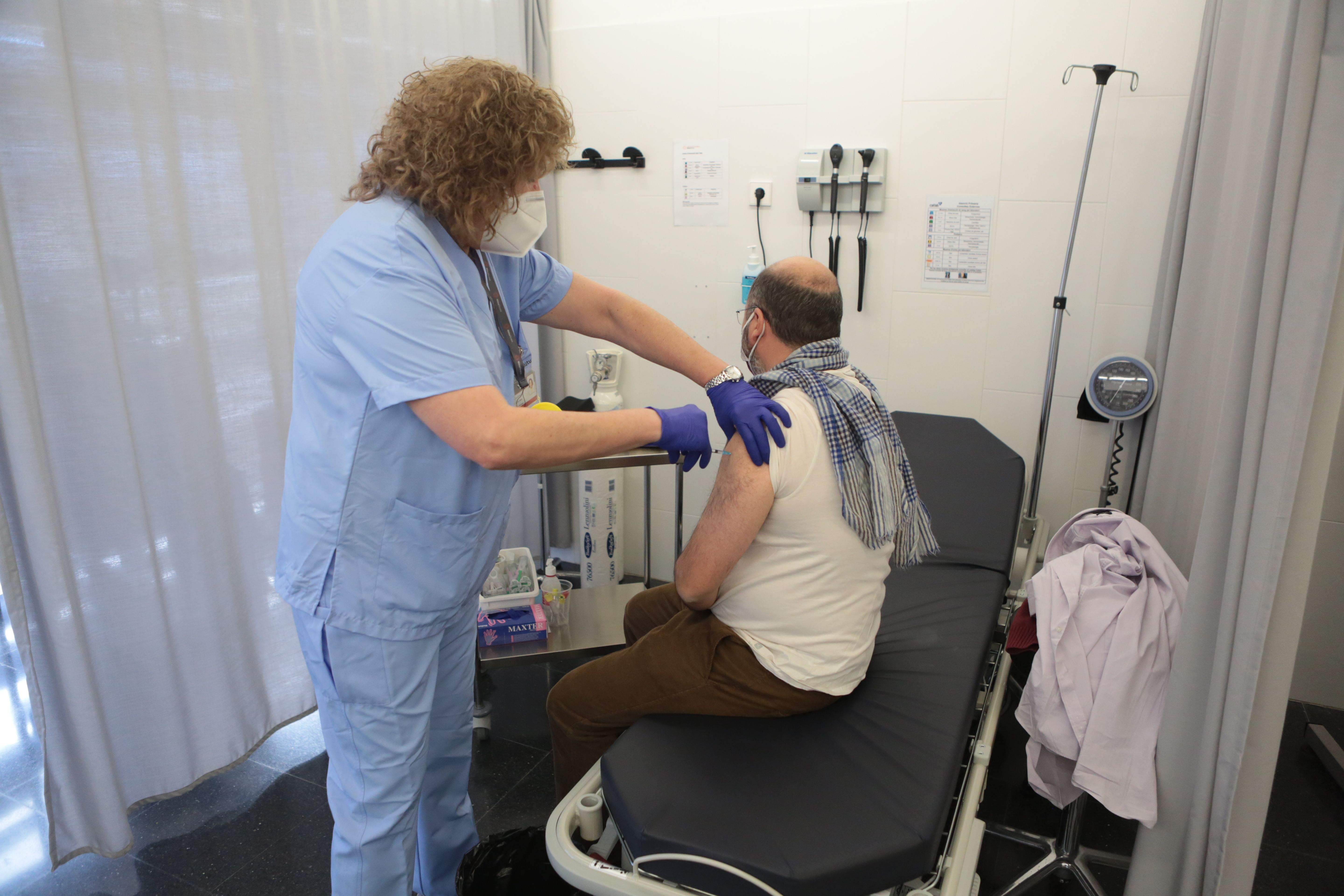 Vacunació contra la Covid-19 a Sant Cugat. FOTO: Artur Ribera