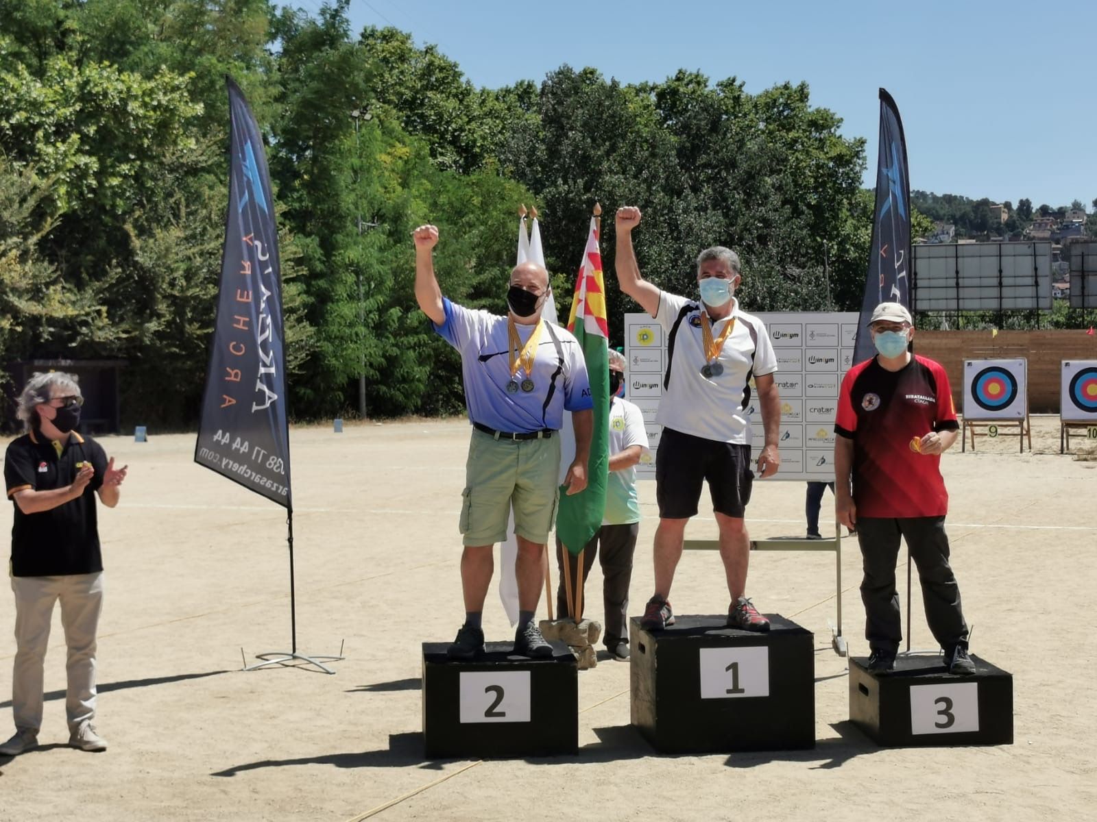 Adolf Priante segon classificat, juntament amb el primer, Luis Rodríguez (CTA Les Franqueses) i el tercer, Carles Sabatés (CTArco Rubí). FOTO: Cedida.