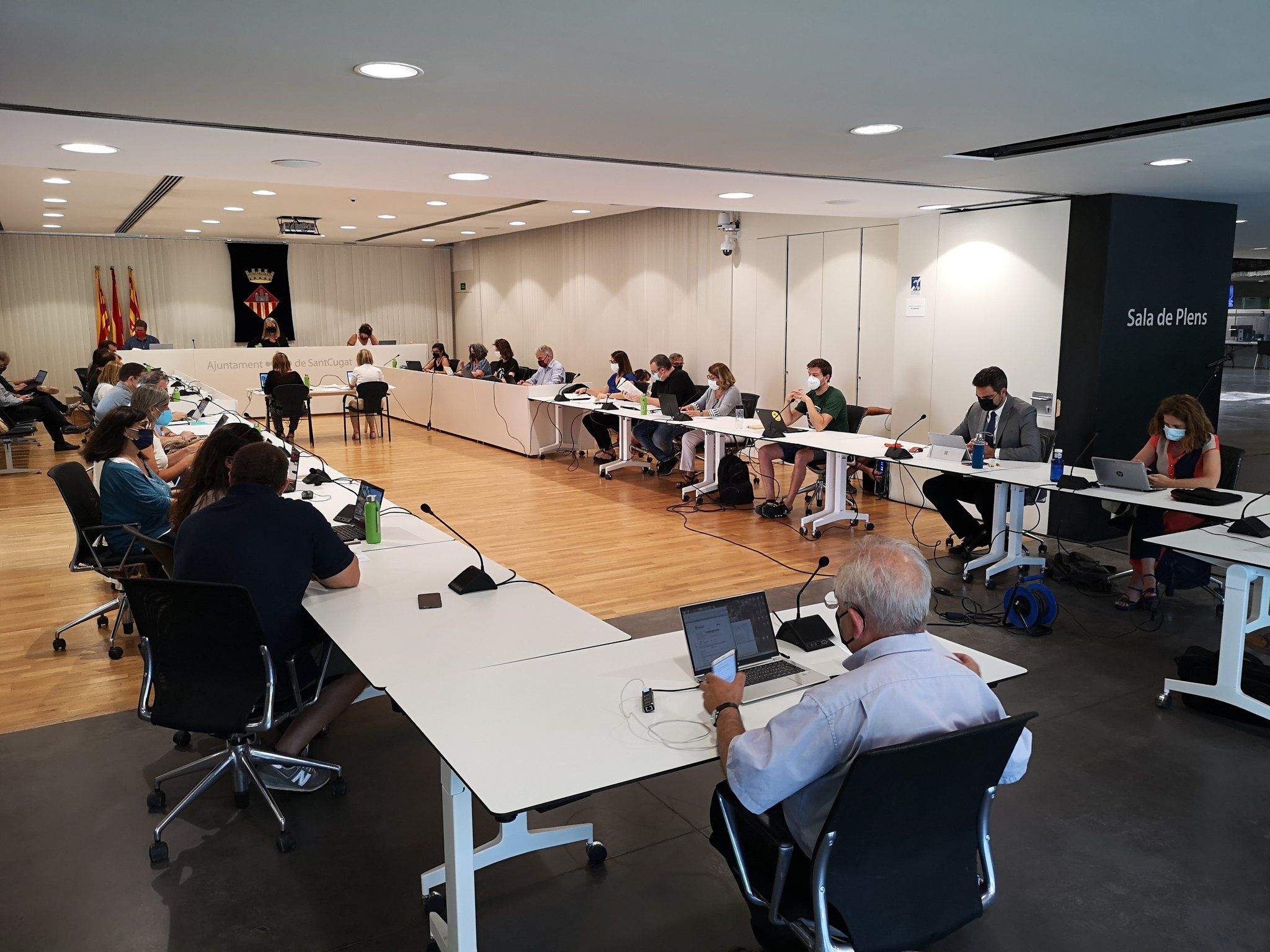 Ple Municipal del mes de juliol a la Sala de Plens de l'Ajuntament de Sant Cugat. FOTO: Cedida