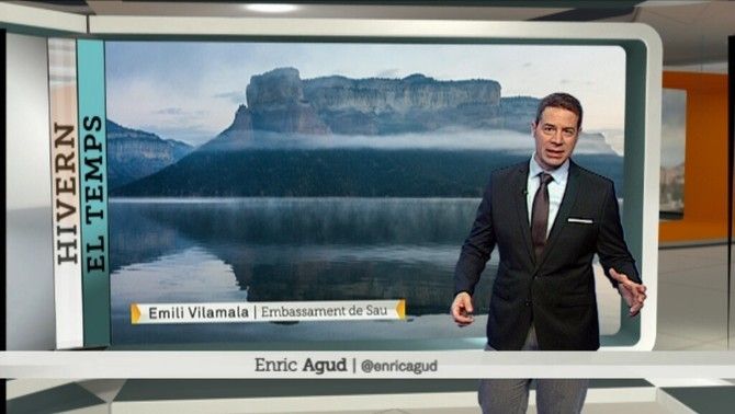 Enric Agud presentant l'espai d'El Temps a TV3. FOTO: Cedida