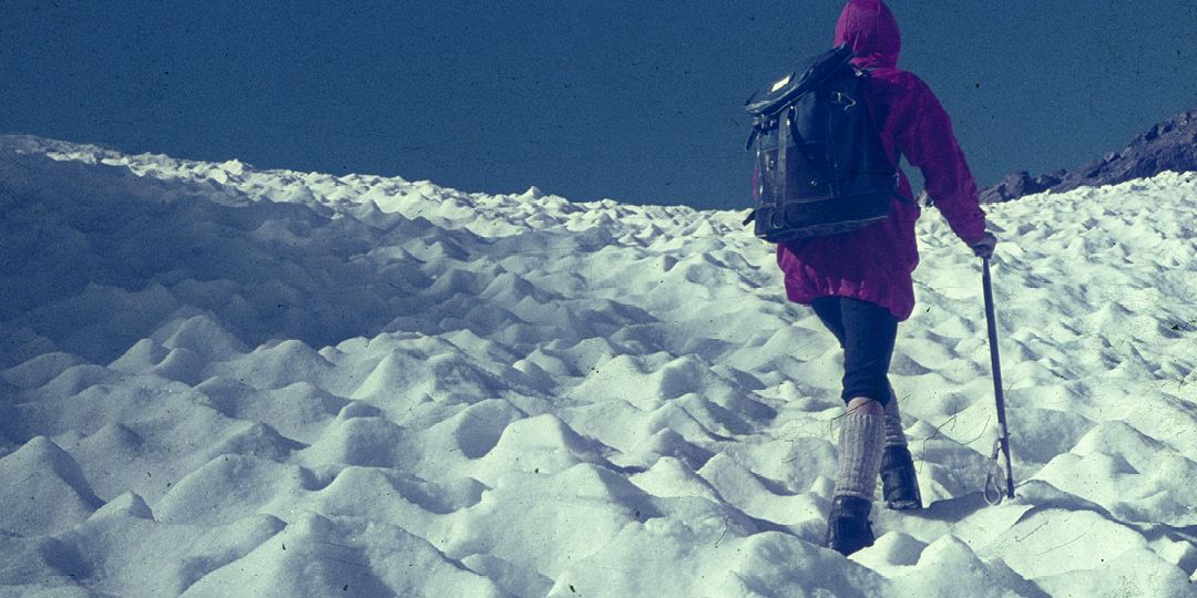 Pujant Ras n'0uanoulcrim de 4.083 m. Anoukrim71 50 anys expedició Club Muntanyenc Sant Cugat. Cedida per Josep Maria Navarro