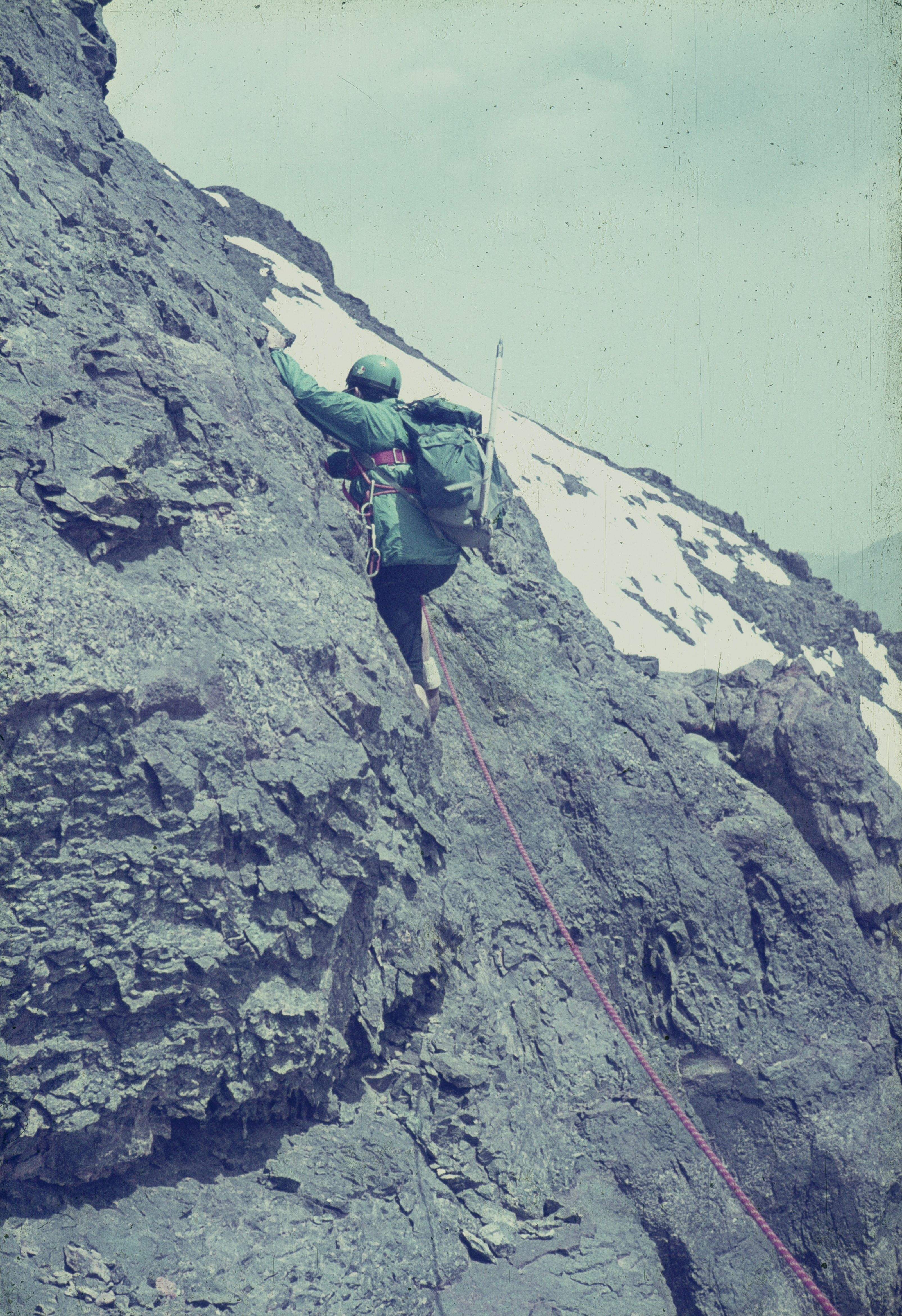 aresta est del pic tadat de 3,980 m