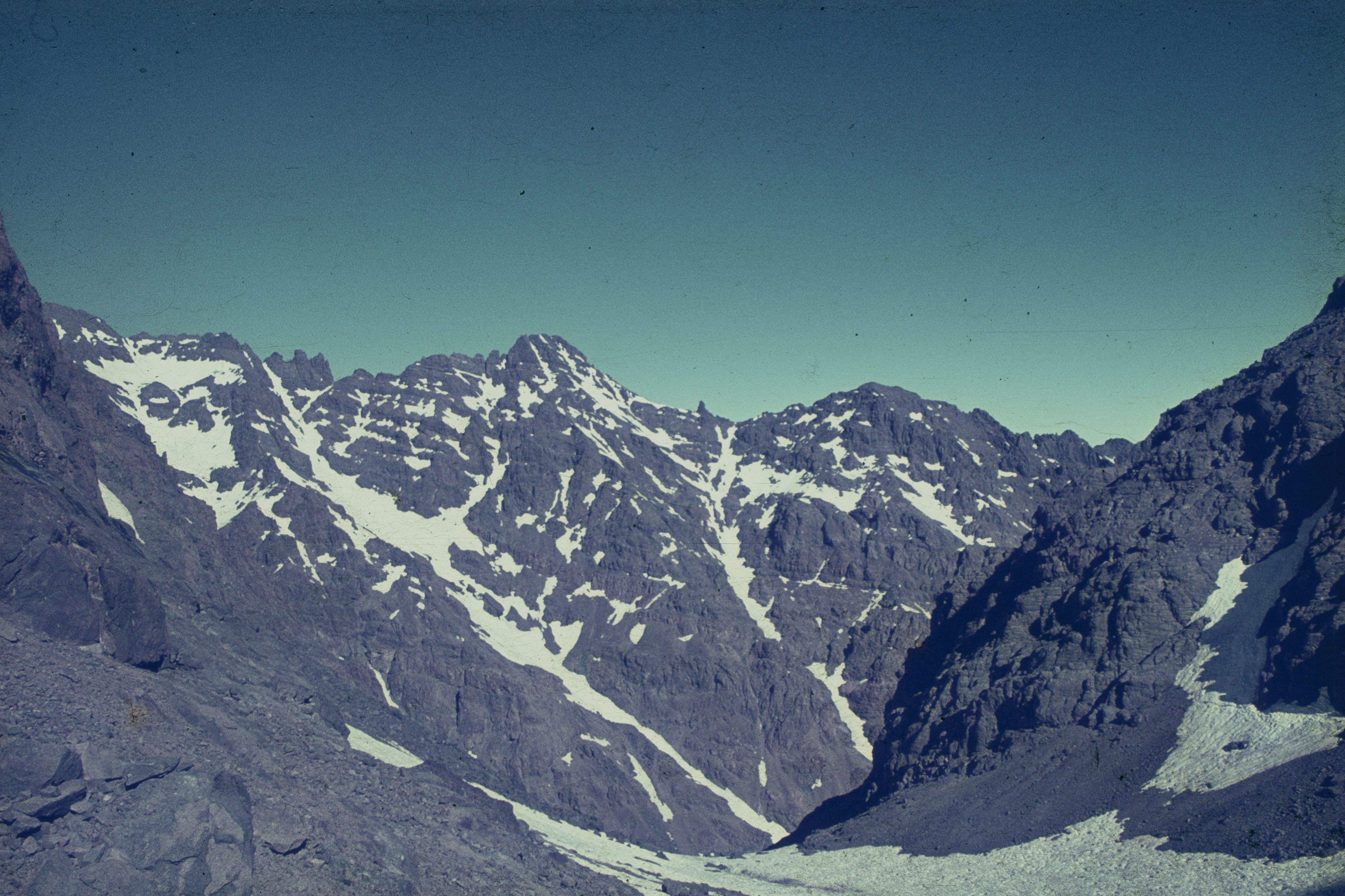  panoràmica des de al toubkal del cim i dit tadat