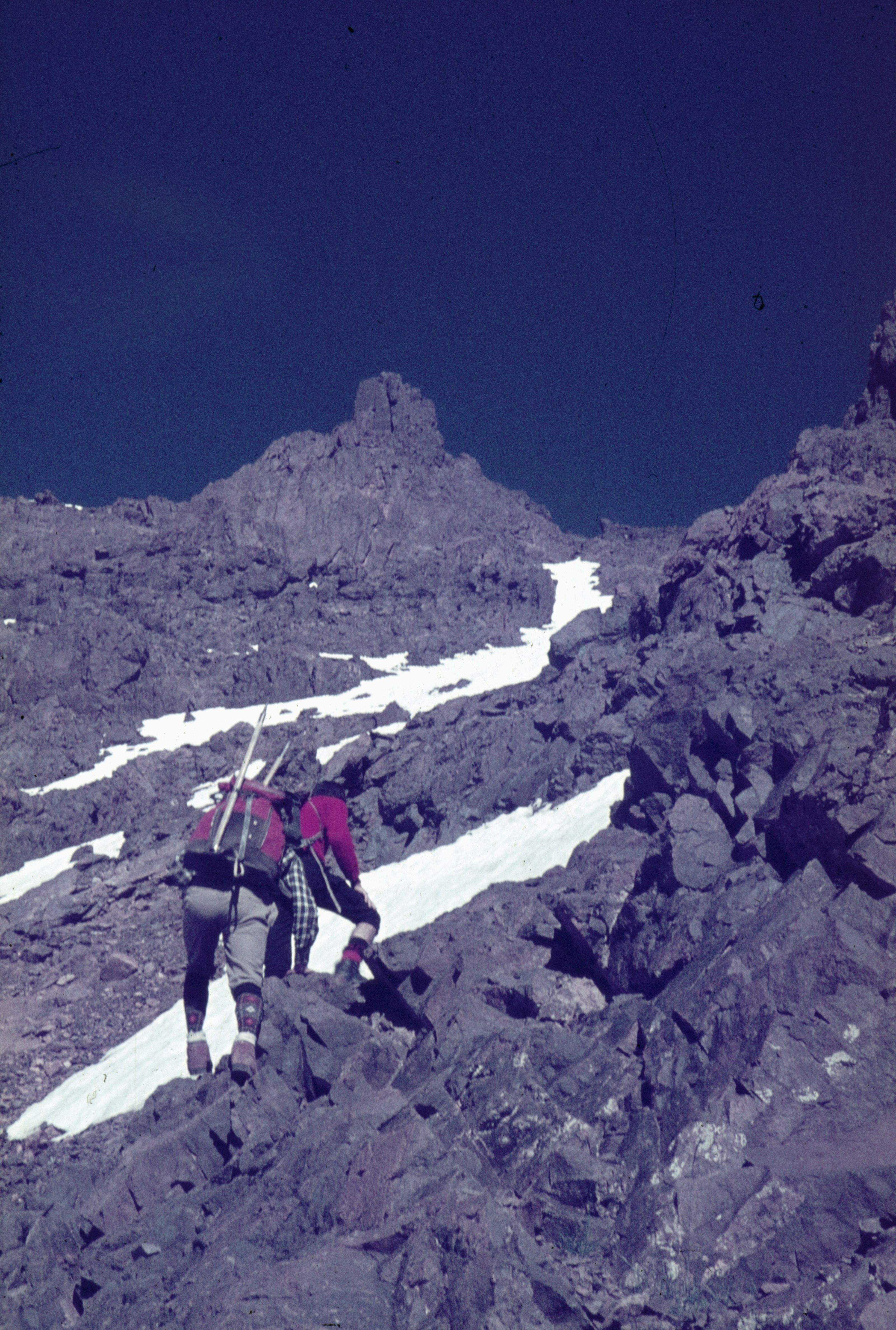 canal de aproximació al pic i al dit tadat