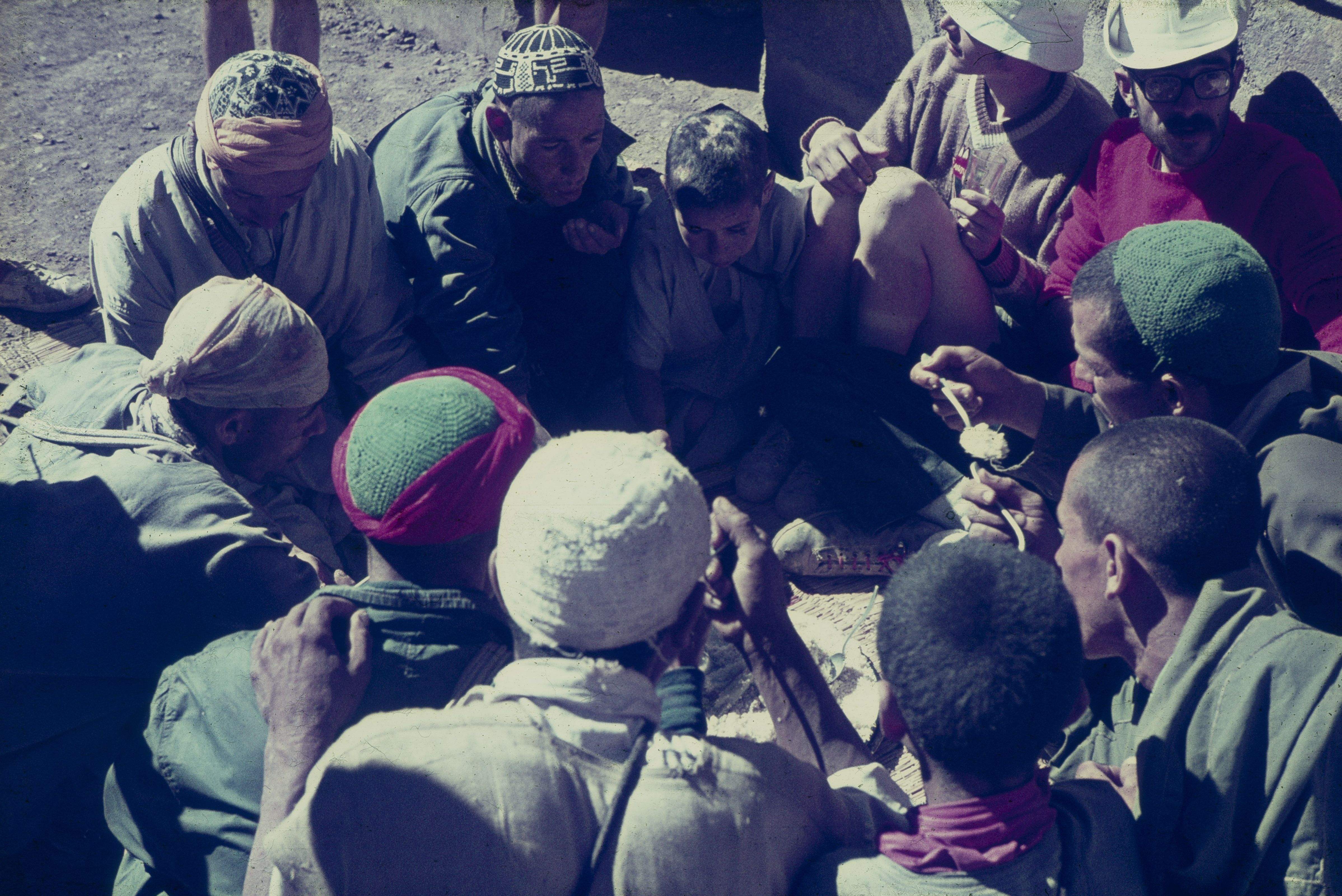 cuscús amb els portadors al poble de routbarak