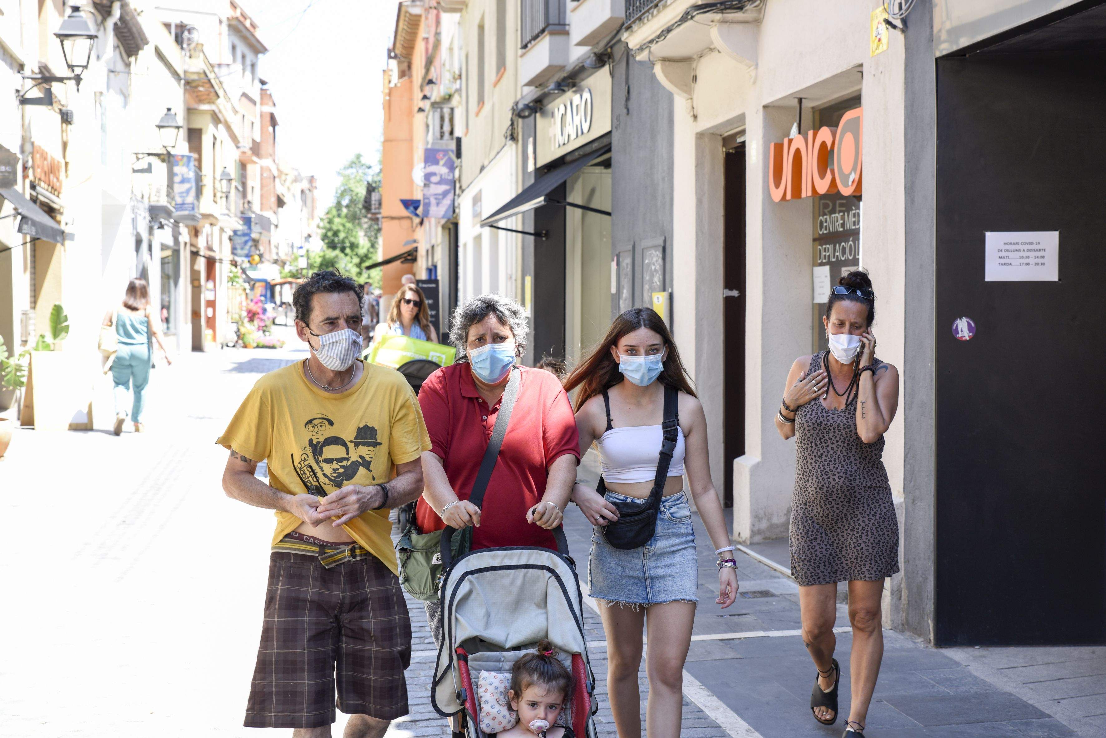Les mascaretes s'han convertit en un element habitual en el dia a dia. FOTO: Bernat Millet