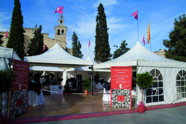 25è aniversari La Sala Rusiñol va muntar una parada a la plaça d’Octavià per celebrar els 25 anys, el 2011. FOTO: Cedida