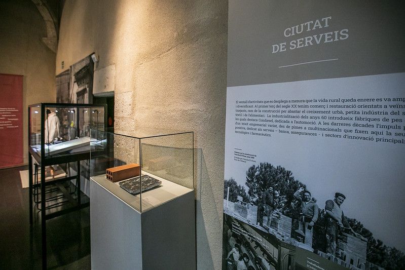 Apartat de l'exposició dels 900 anys de la història de Sant Cugat dedicada a la ciutat de serveis. FOTO: Ajuntament
