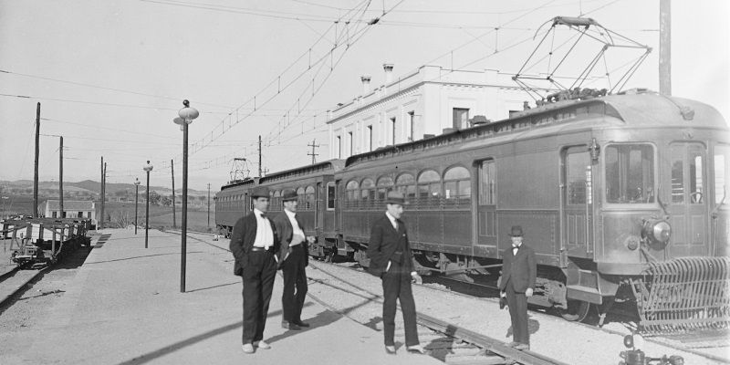 L'arribada del tren elèctric a Sant Cugat el 1917 i la posterior transformació en el metro del Vallès ha sigut un dels fets més decisius pel creixement de Sant Cugat. FOTO: Arxiu històric d'FGC
