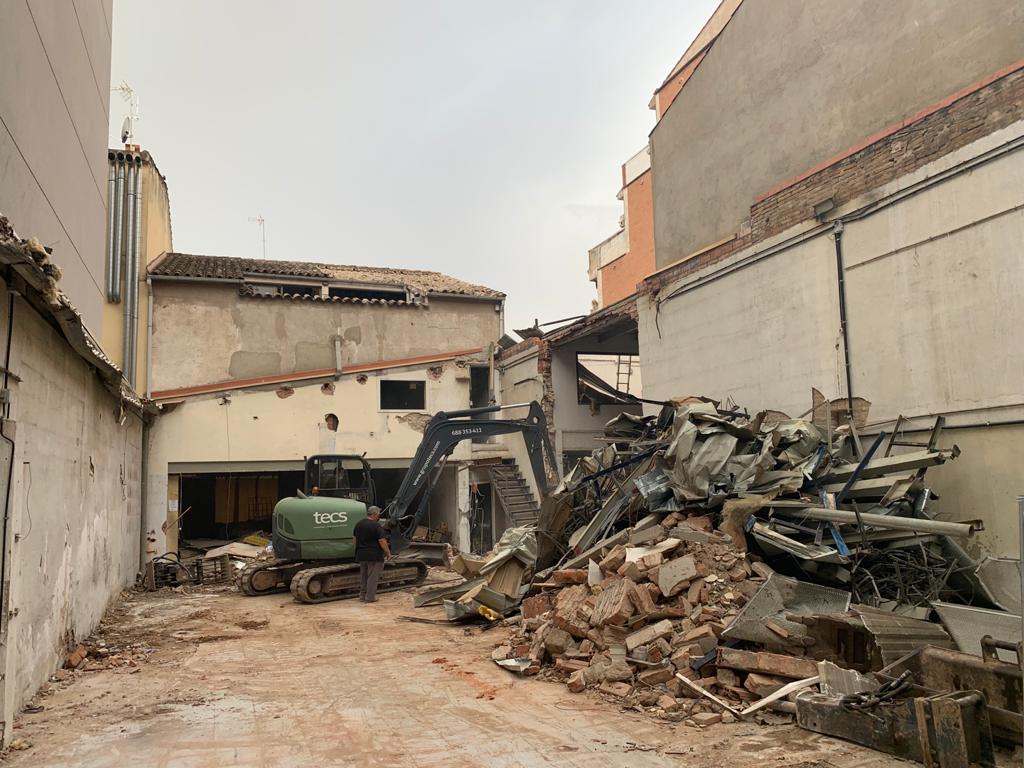 Enderroc de l'edifici on s'ubicava la ferreteria Sufepont. FOTO: Ferran Mitjà